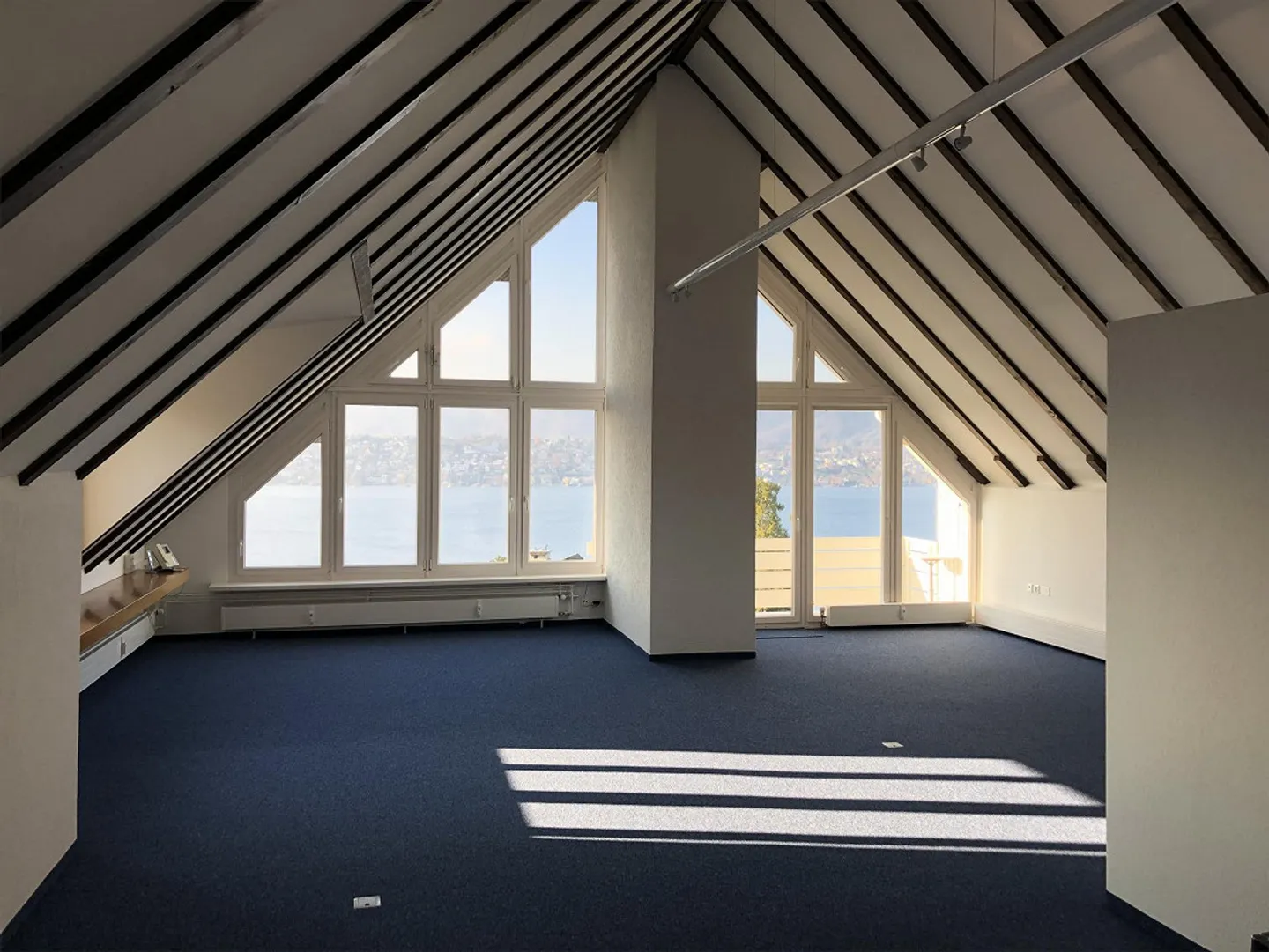 Office Bijou in the old village center of Zollikon - Photo 2 of 7