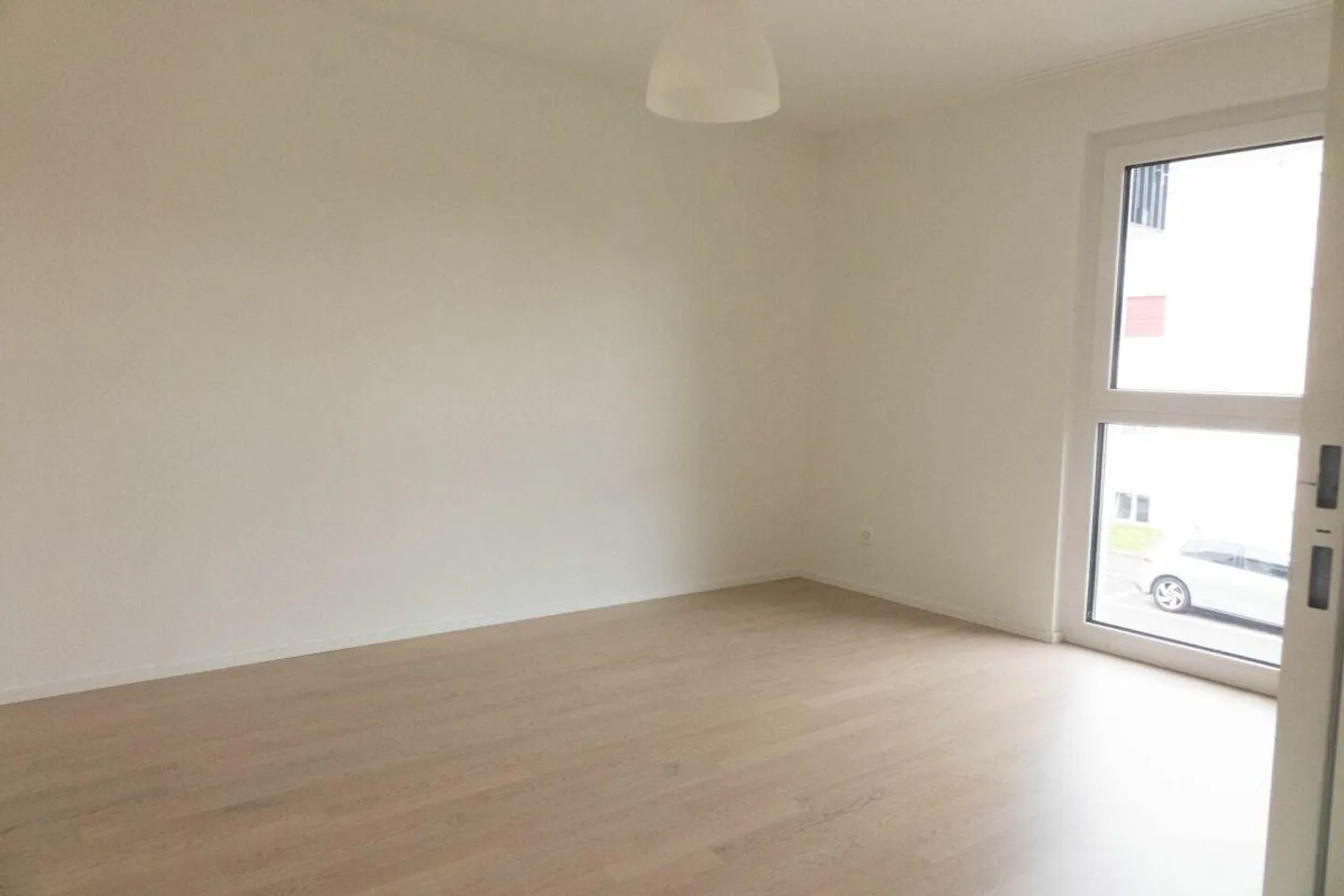 New, modern 3.5-room apartment with large balcony - Photo 6 of 8