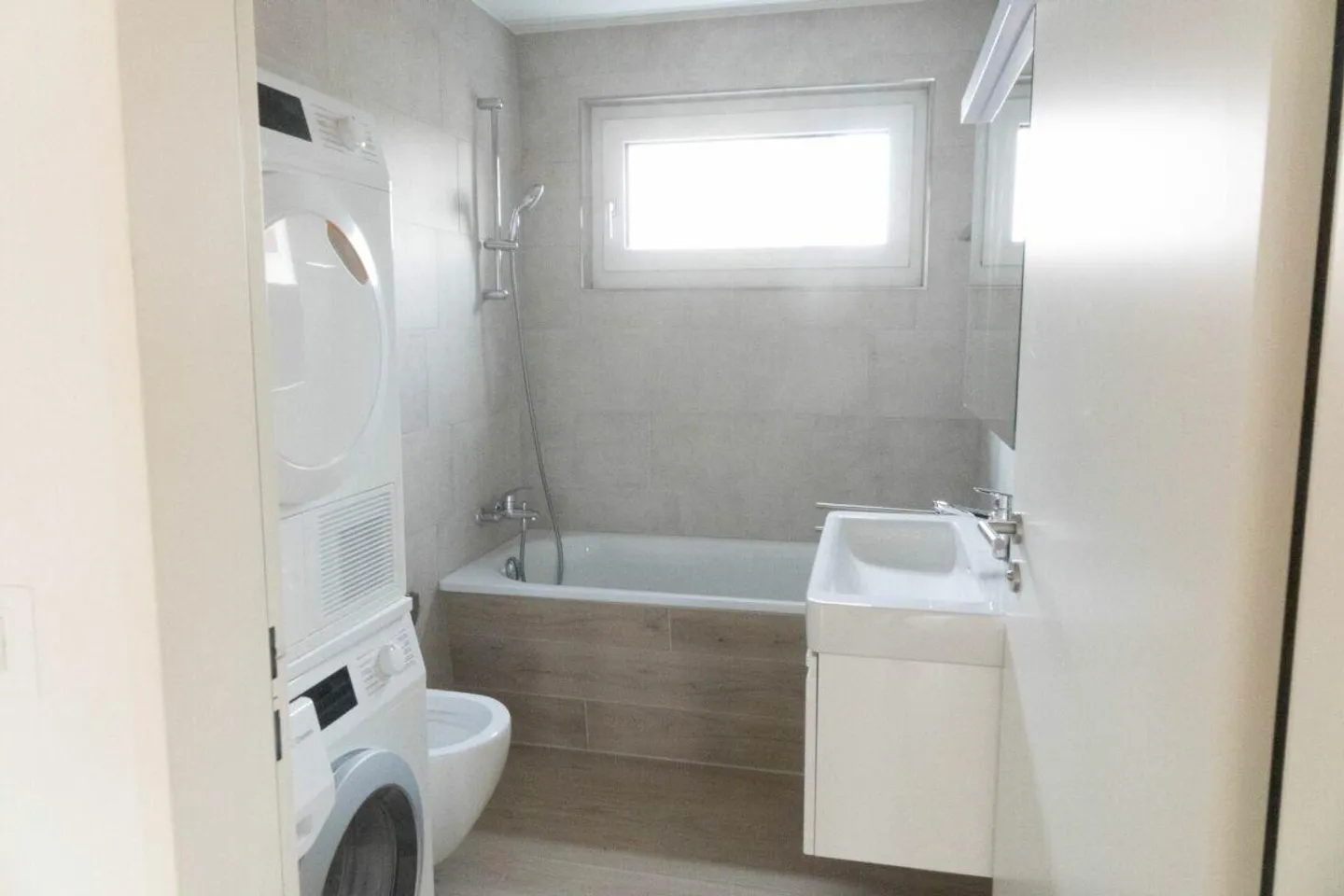 New, modern 3.5-room apartment with large balcony - Photo 7 of 8