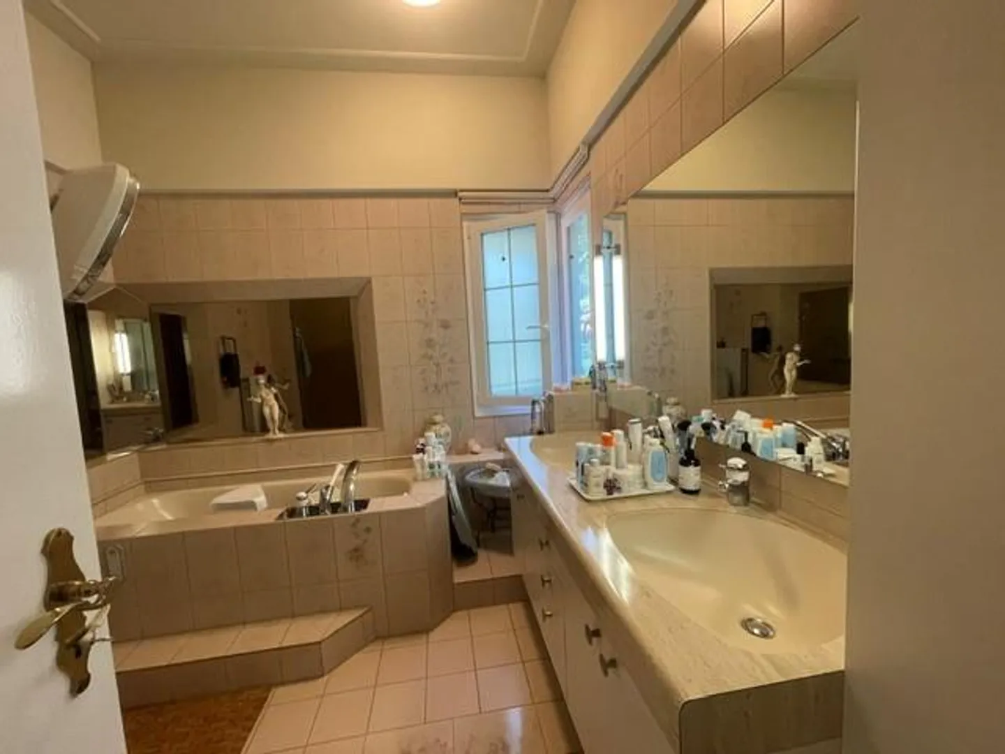 Belle maison individuelle avec piscine à Pfeffingen - Photo 6 sur 11