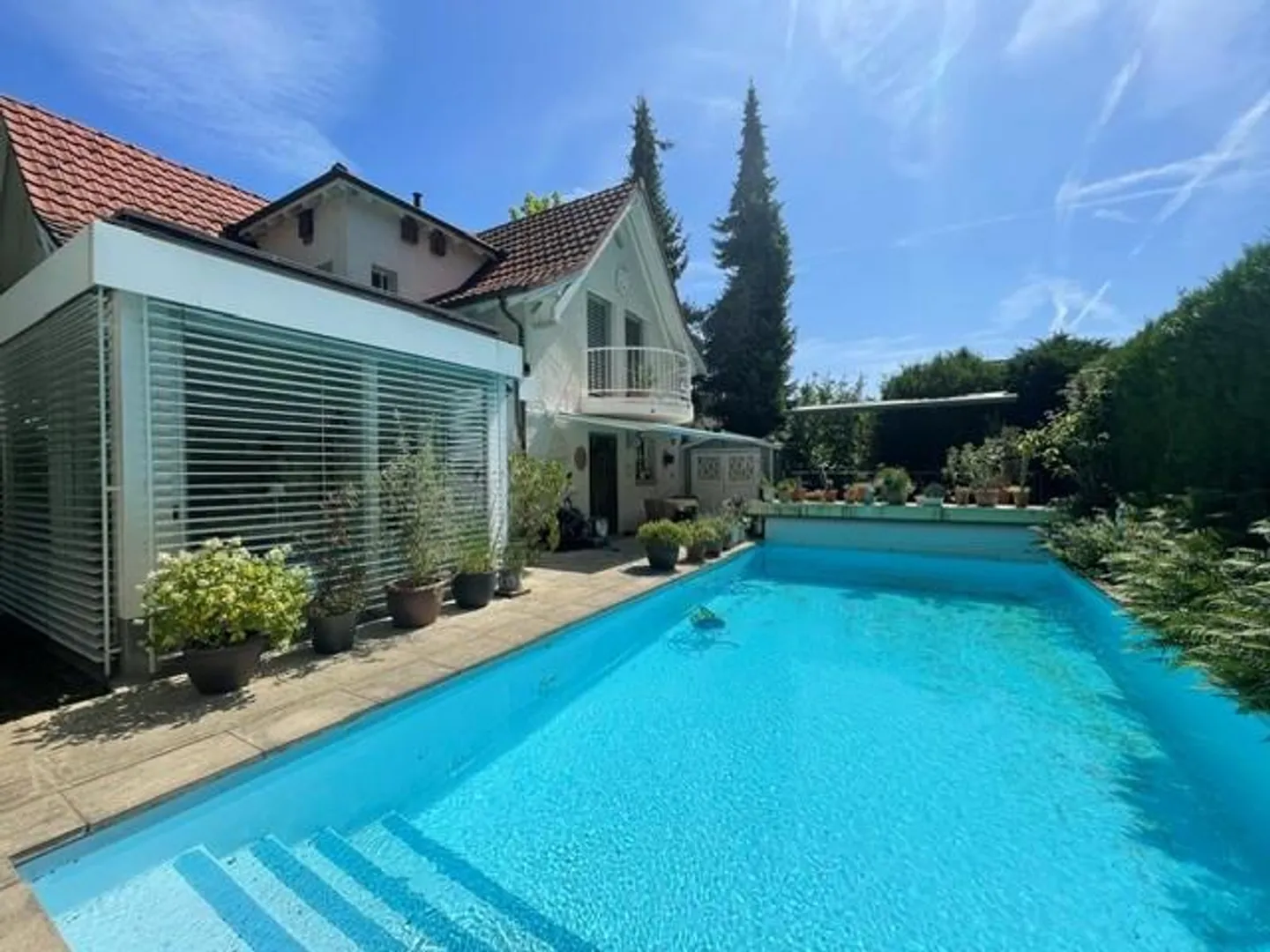 Belle maison individuelle avec piscine à Pfeffingen - Photo 3 sur 11