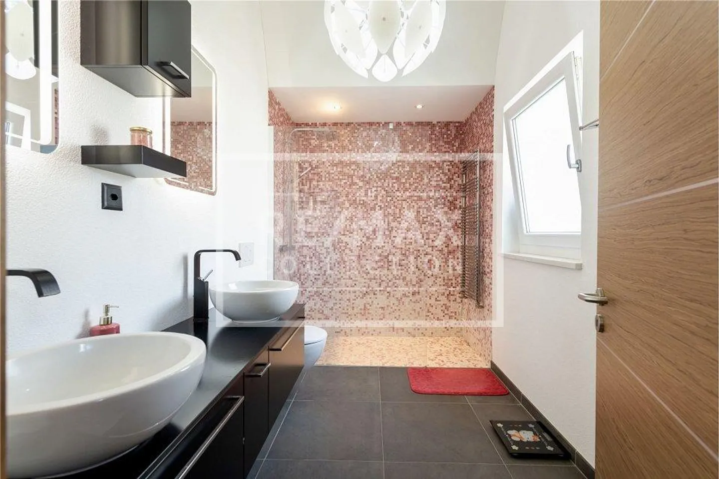 6,5-Zimmer-Villa mit Pool - Foto 7 von 13