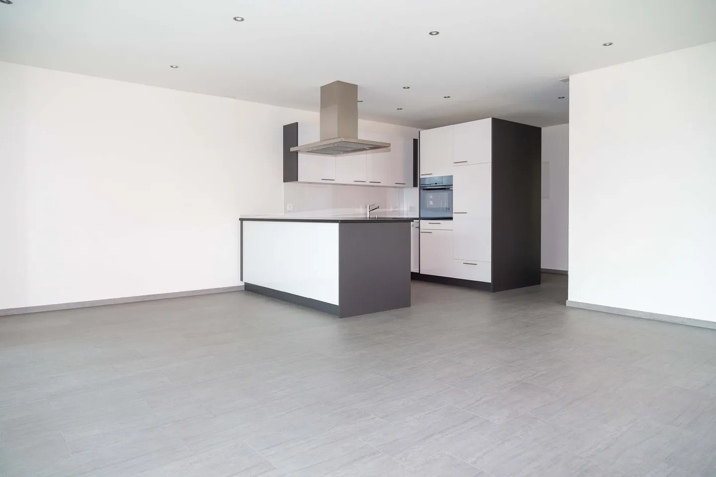 Great 3 1/2-room apartment in a central location! - Photo 1 of 15