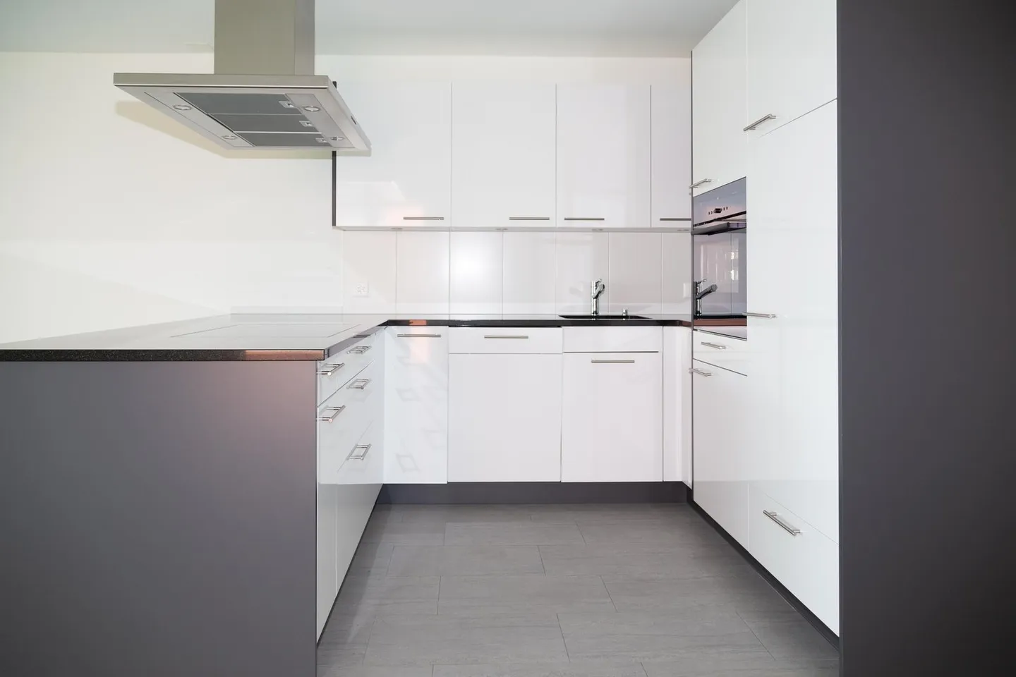 Great 3 1/2-room apartment in a central location! - Photo 3 of 15