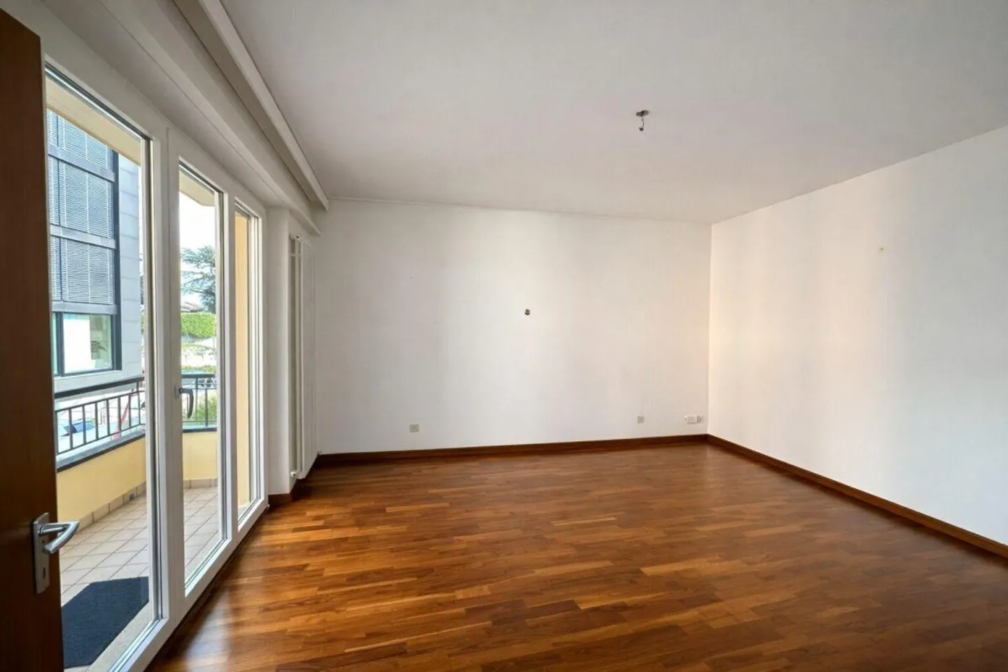 Grand et lumineux appartement de 5,5 pièces, dernier étage, vue sur... - Photo 15 sur 20