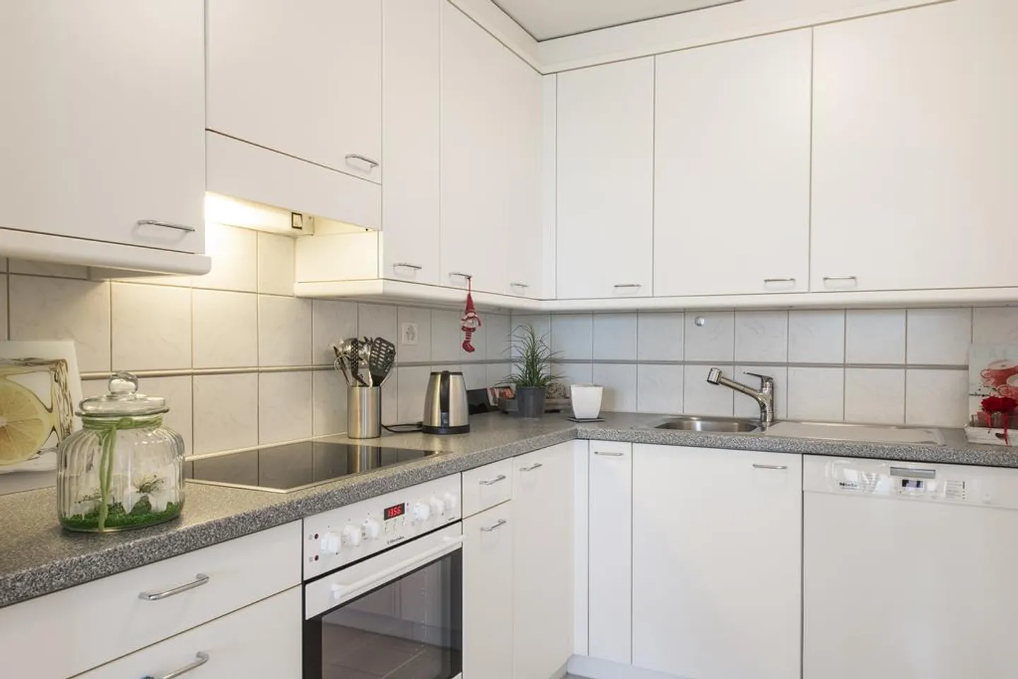 Bright 2.5-Maisonette Apartment in Hinteregg - Photo 4 of 8