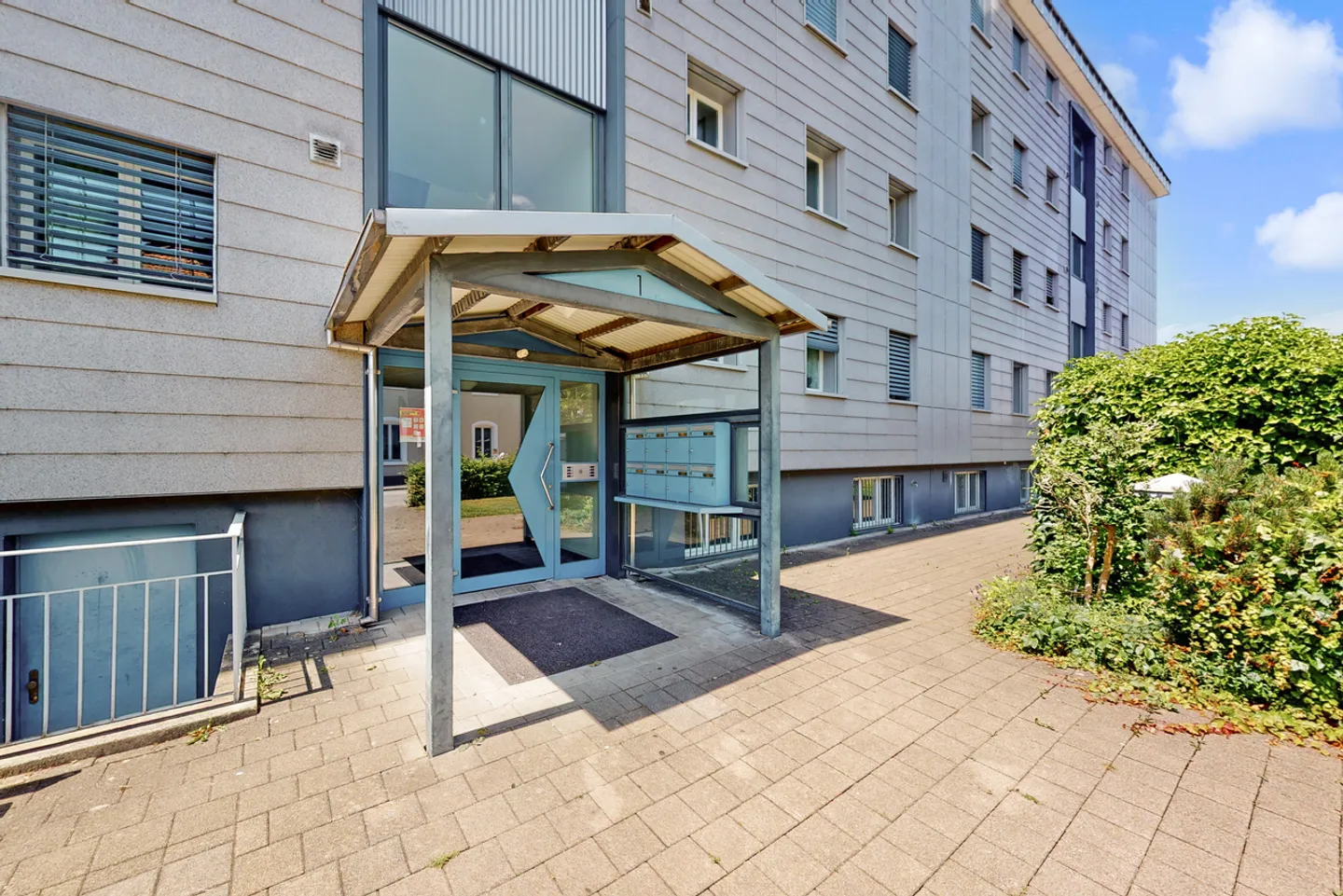 Cozy Apartment with Large Balcony - Photo 2 of 10