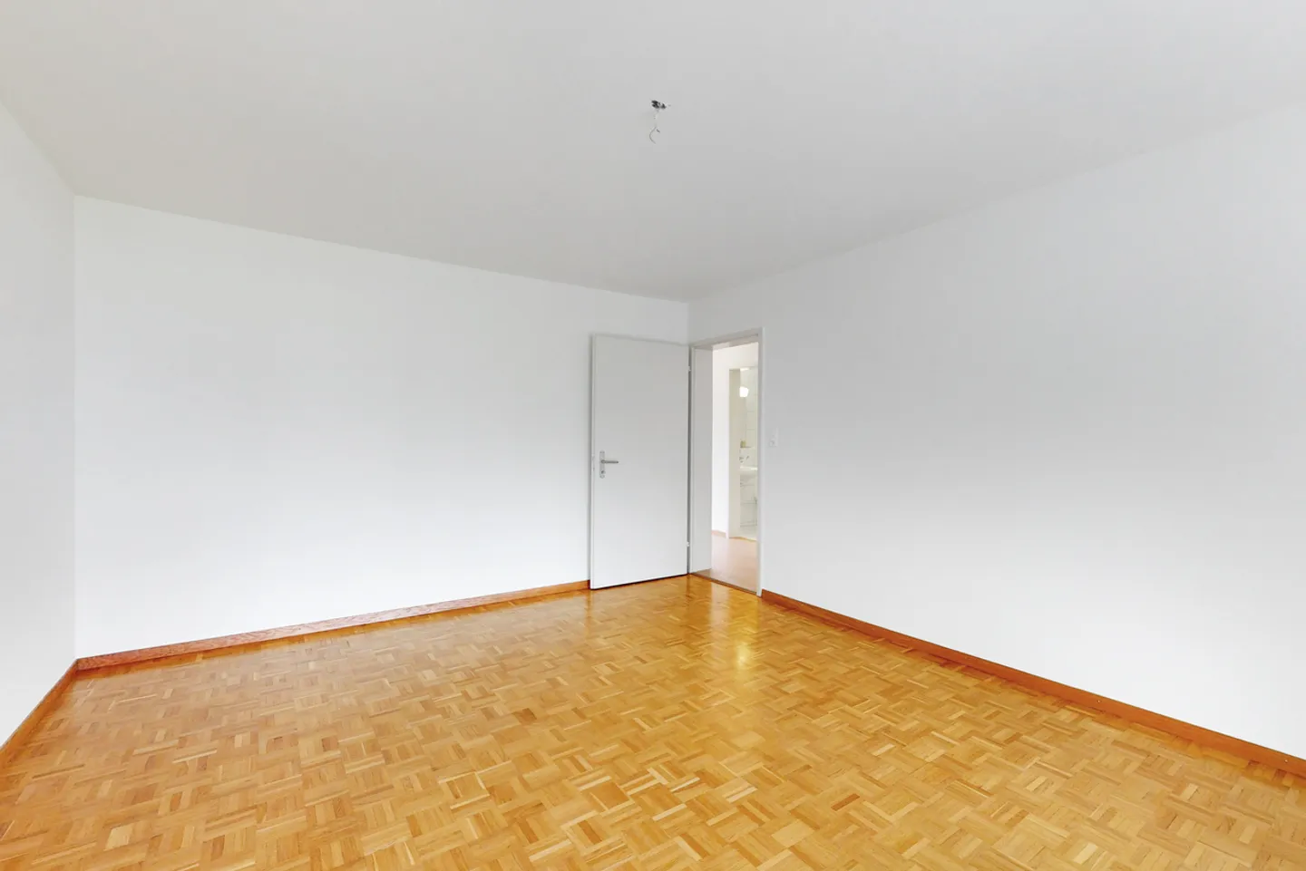 Cozy Apartment with Large Balcony - Photo 10 of 10