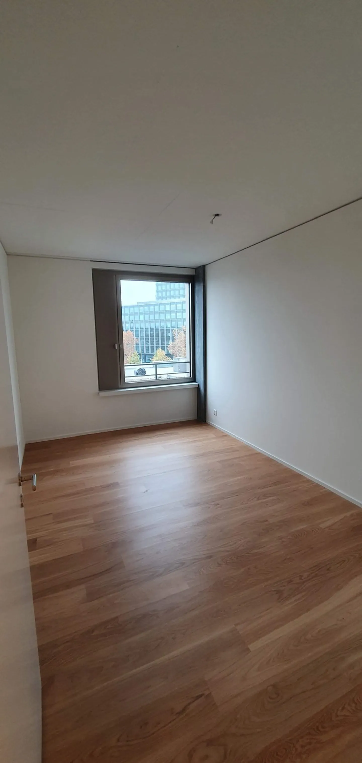 Spacieux appartement de 4.5 pièces avec un design intérieur élégant - Photo 4 sur 7
