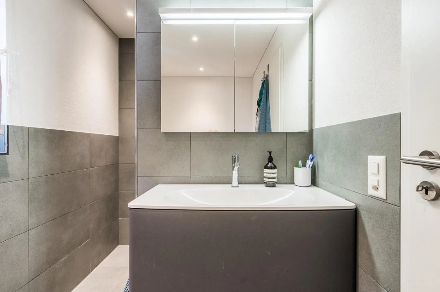 Maison individuelle dans un emplacement calme mais central dans la ville de Zug - Photo 8 sur 14