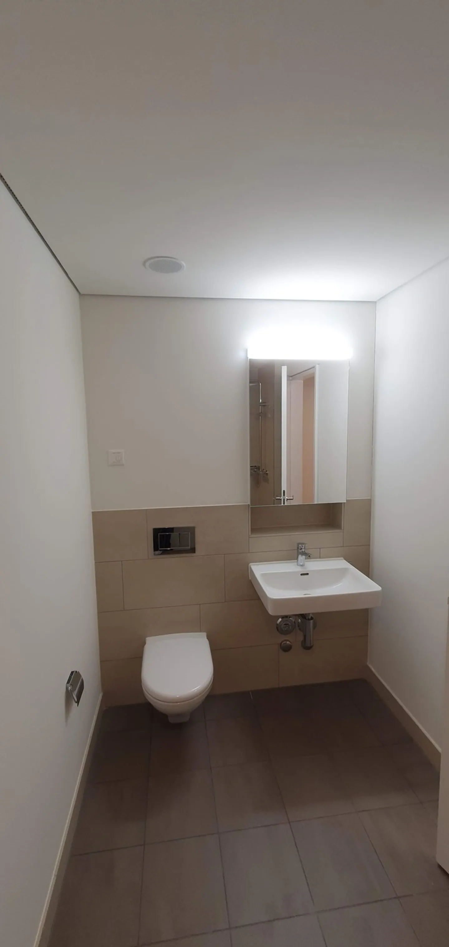 Spacieux appartement de 4.5 pièces avec un design intérieur élégant - Photo 3 sur 7