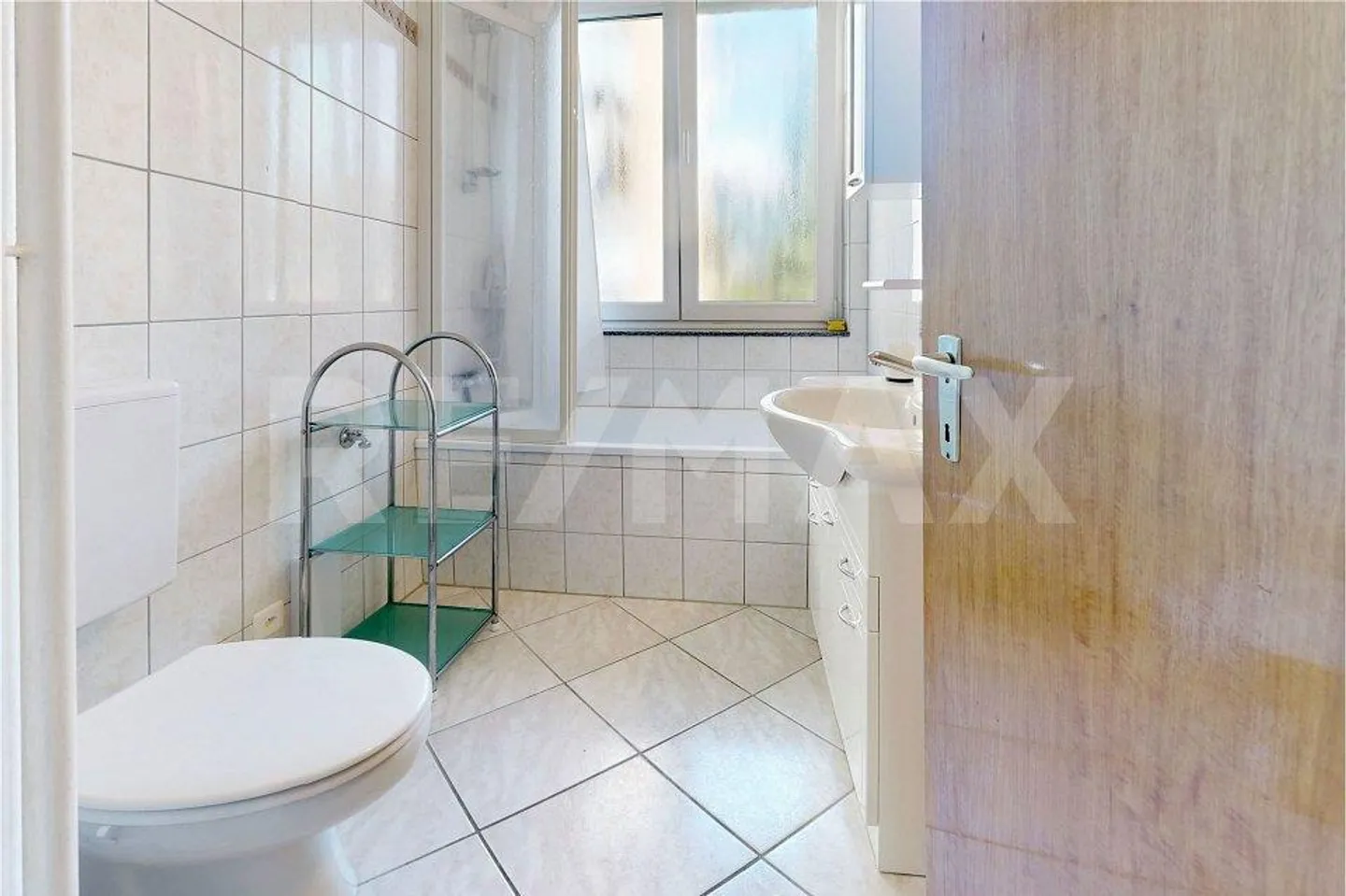 Cozy 3.5 Rooms in Central Location - Photo 9 of 13