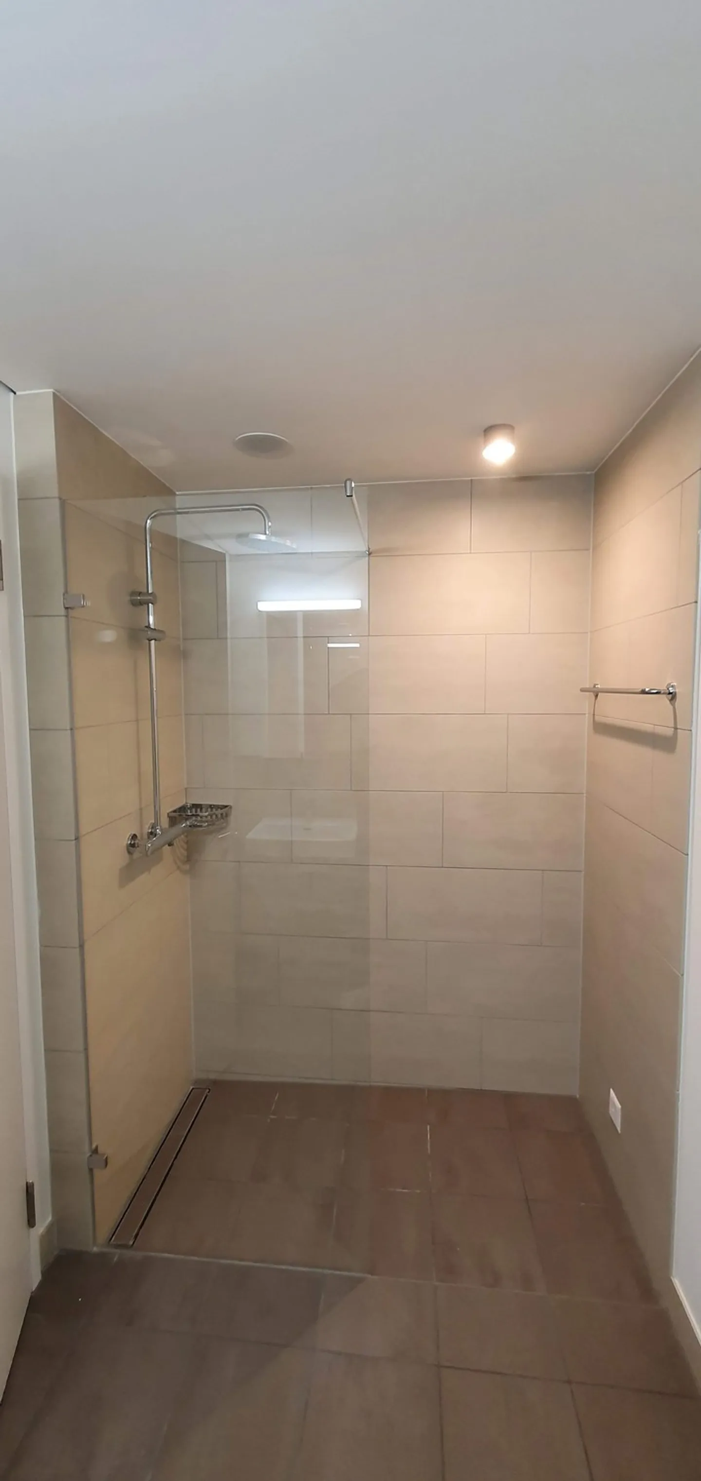 Spacieux appartement de 4.5 pièces avec un design intérieur élégant - Photo 7 sur 7