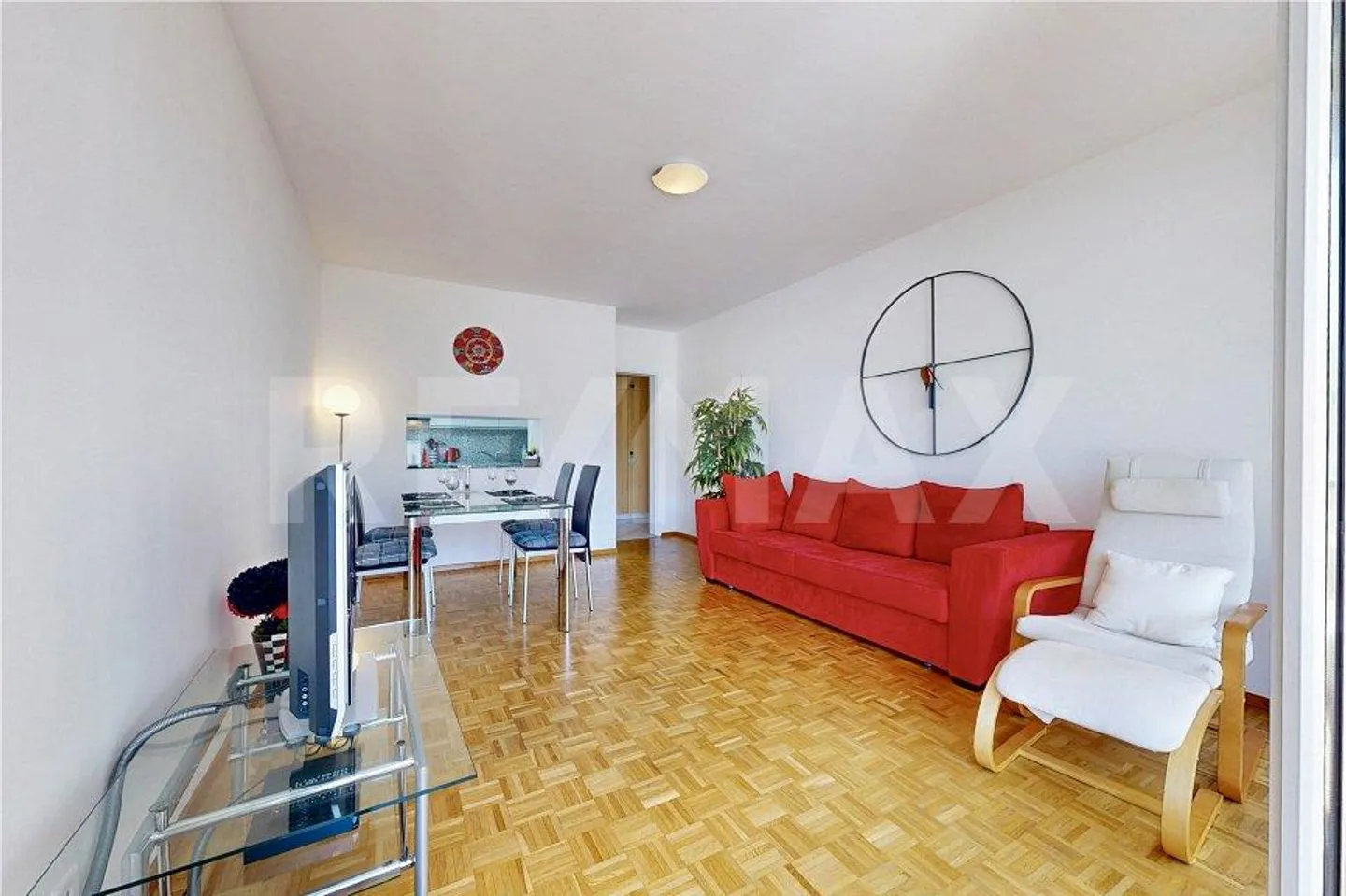 Cozy 3.5 Rooms in Central Location - Photo 10 of 13
