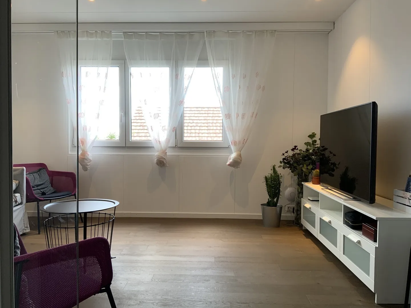 Modernes 2½-Zimmer-Reihenmittelhaus im Minergiestandard mit Solarfassade - Foto 1 von 17