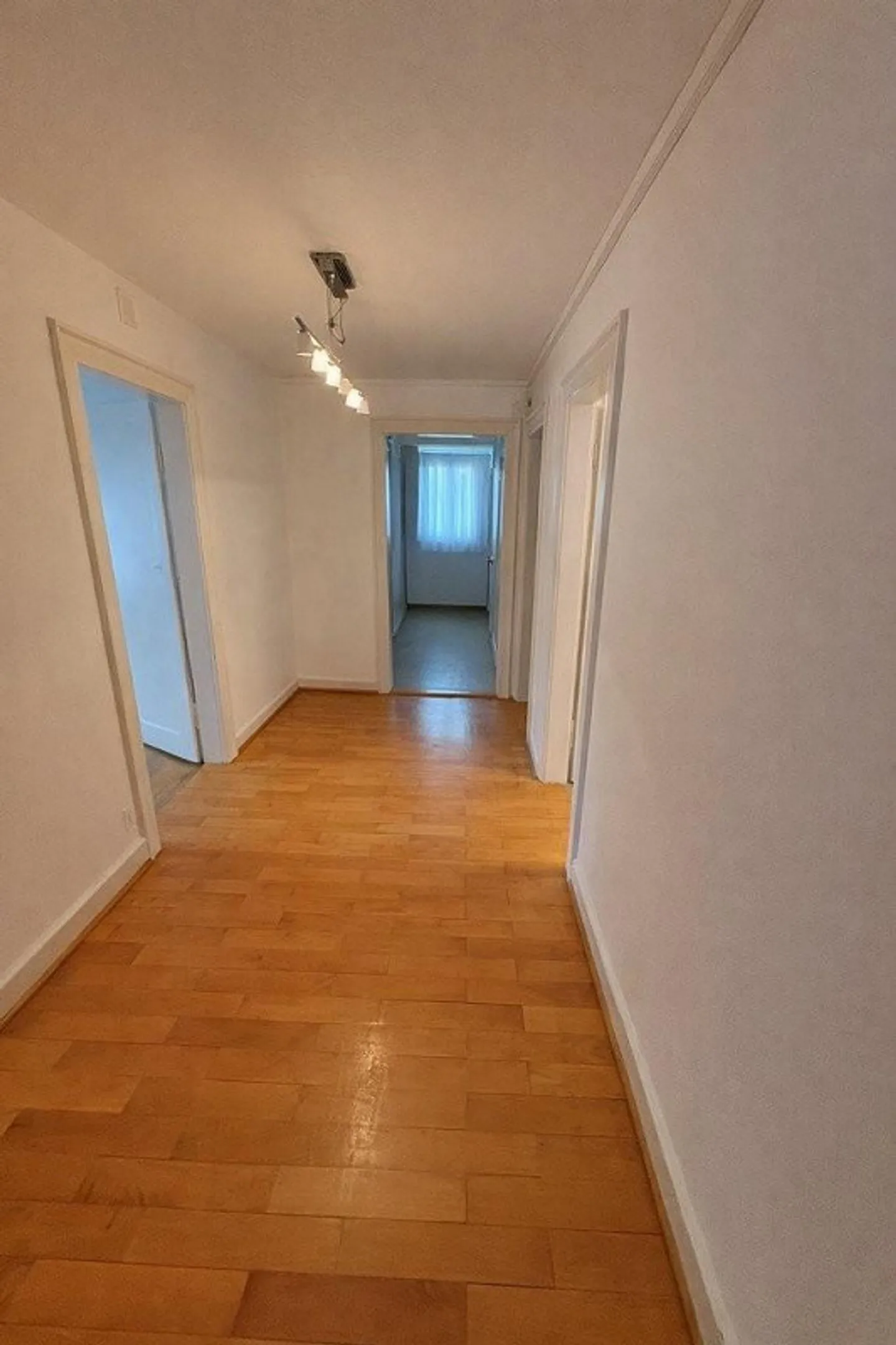 Appartement temporaire à Dietikon - Photo 2 sur 4