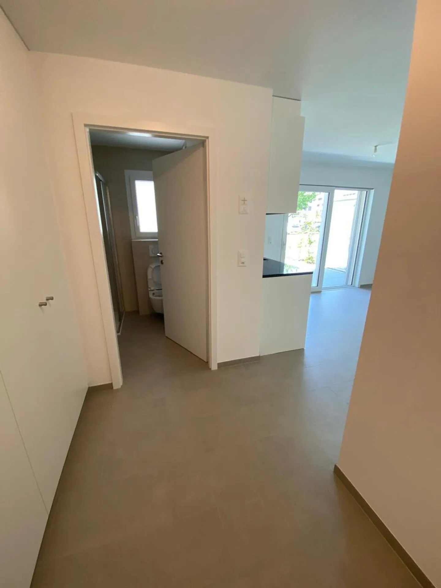 Nuovo studio al piano terra con terrazza di 13,5 m2 vicino a EPFL / UNIL - Foto 8 di 13