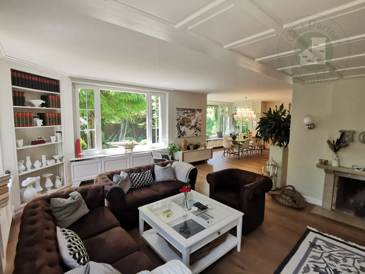 Manoir fantastique avec appartements et espace commercial - Photo 7 sur 13