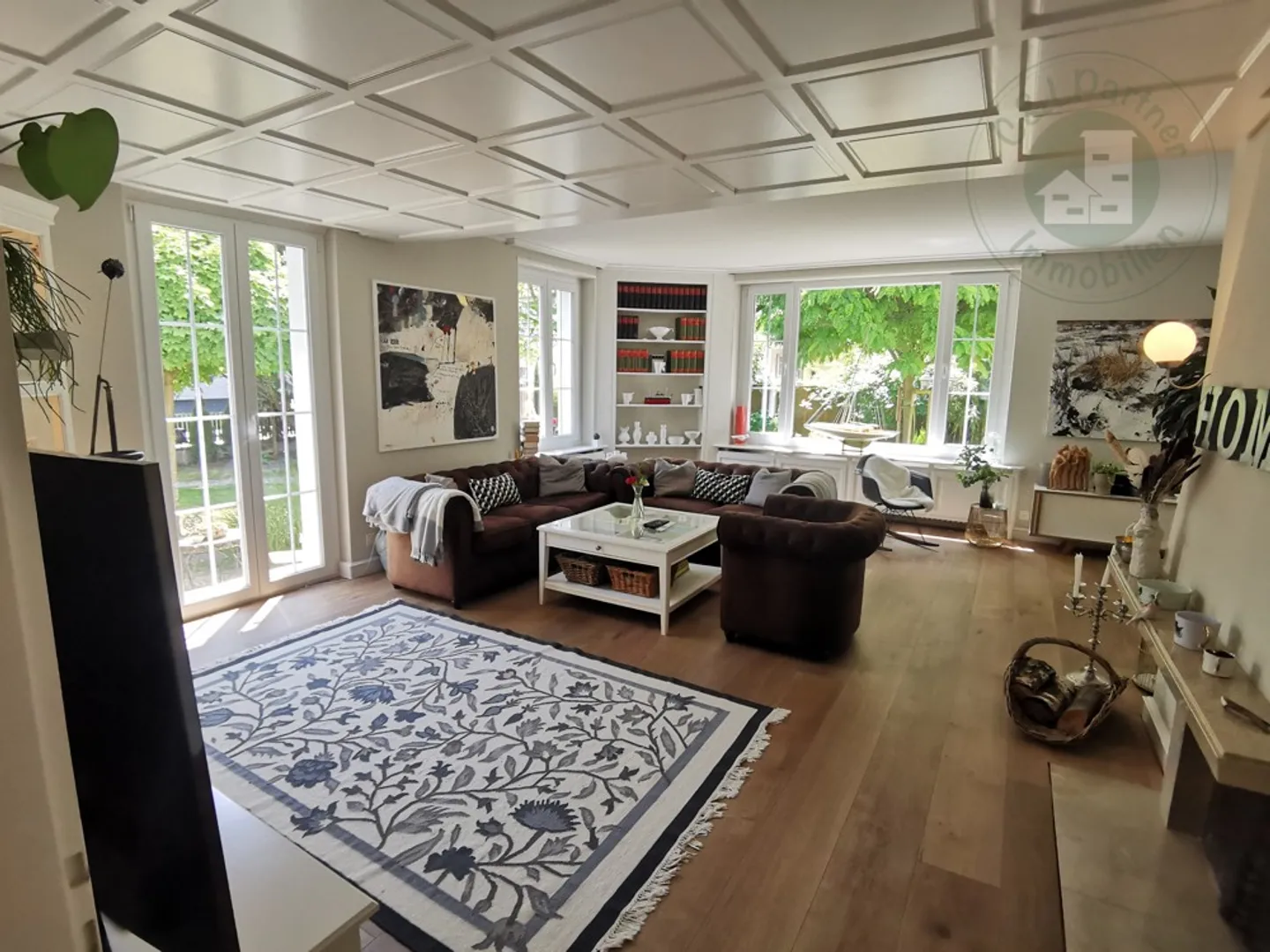 Manoir fantastique avec appartements et espace commercial - Photo 8 sur 13