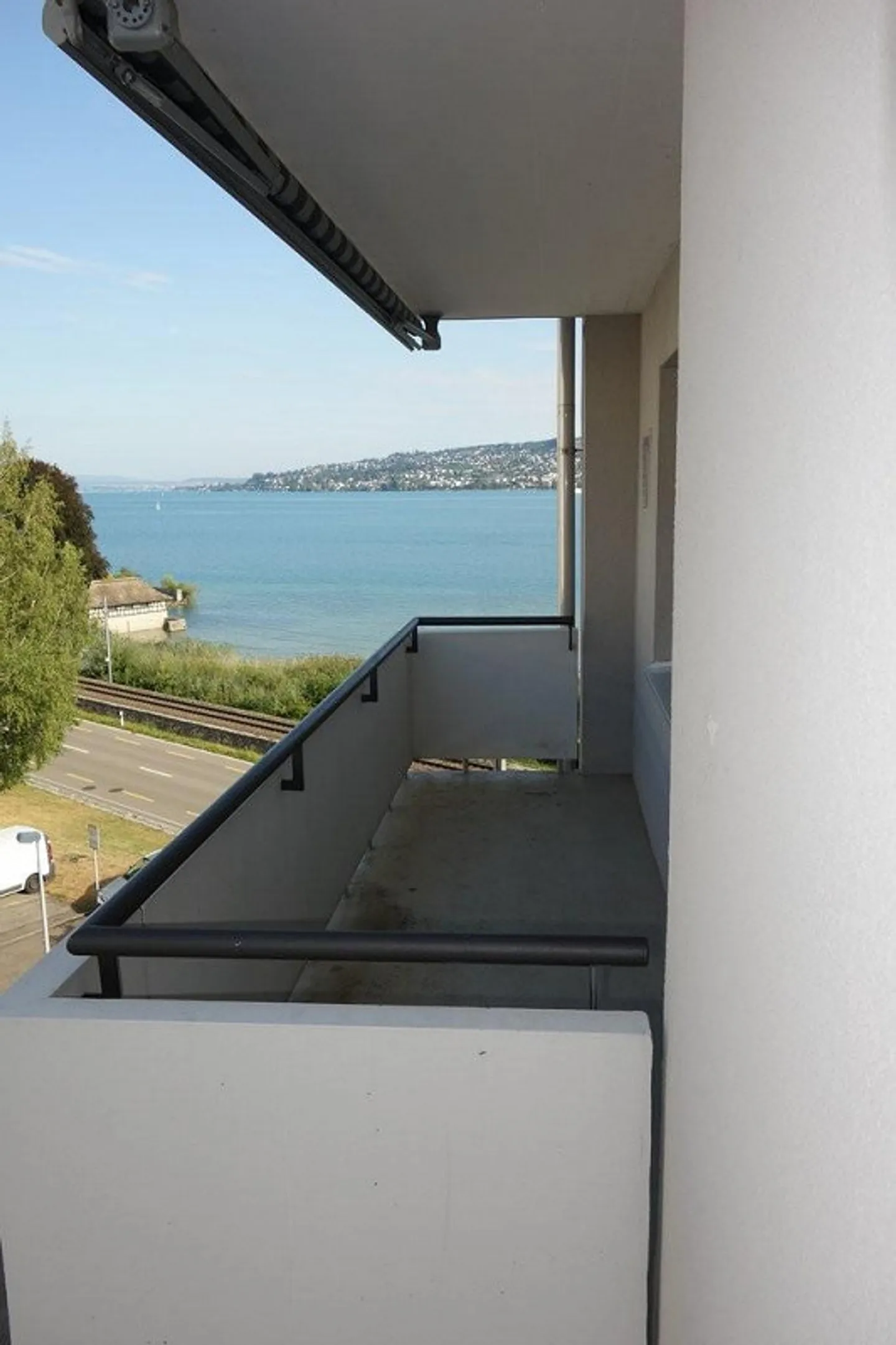 Posizione privilegiata con vista sul lago - Foto 10 di 12