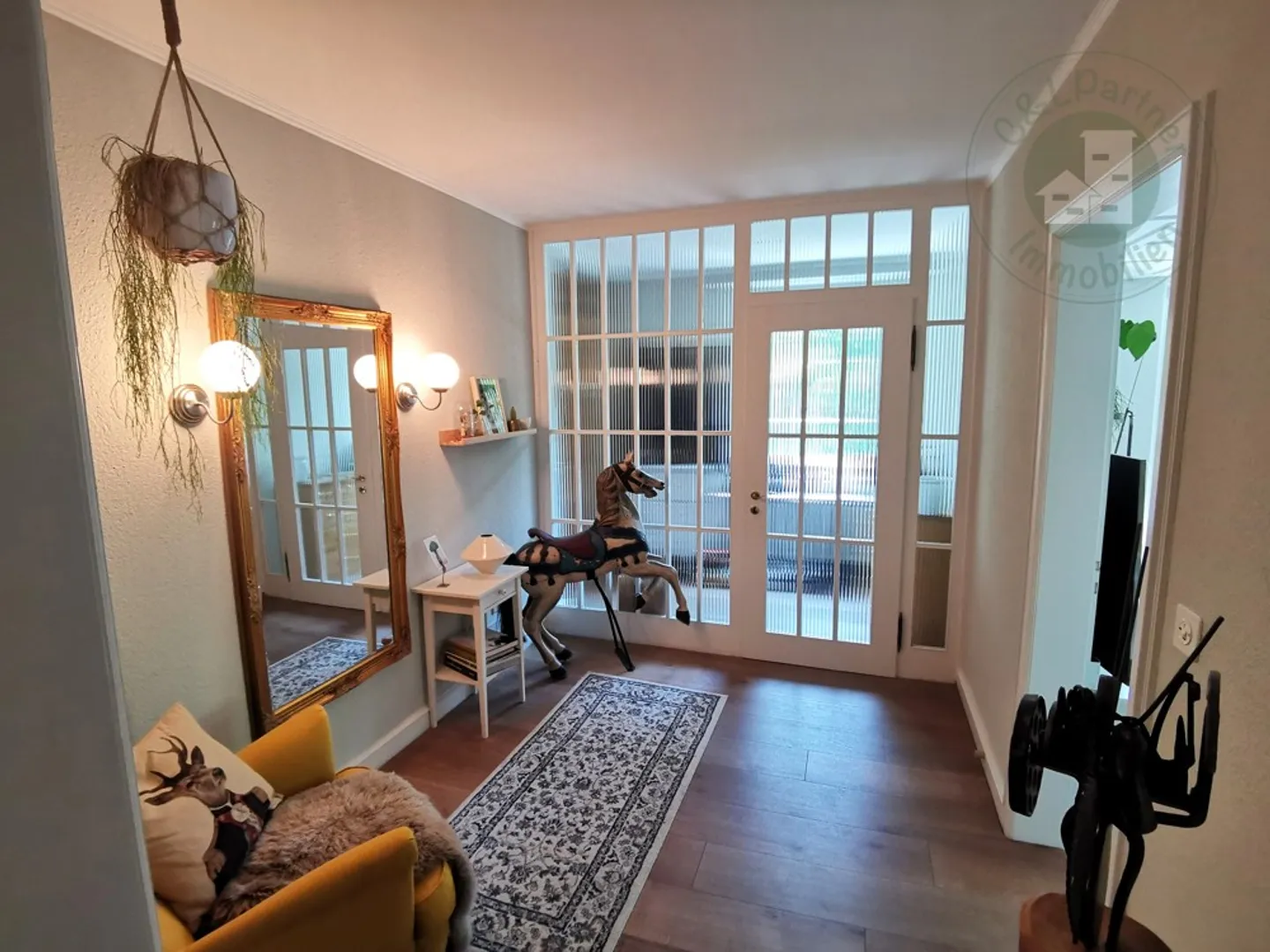 Manoir fantastique avec appartements et espace commercial - Photo 4 sur 13