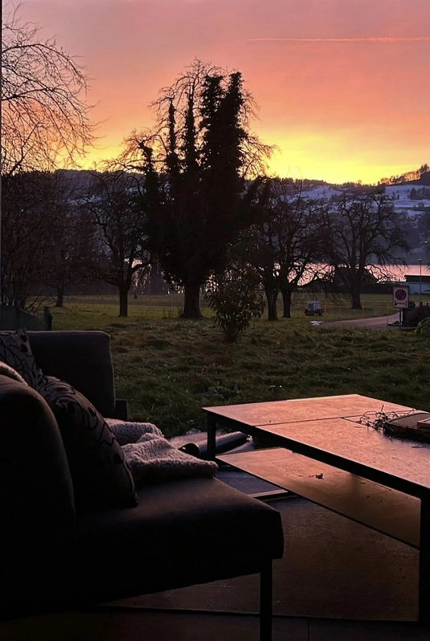 Appartamento al piano terra di 3,5 stanze con terrazza di 20 m², giardino e vista lago - vasca idromassaggio - Foto 12 di 17