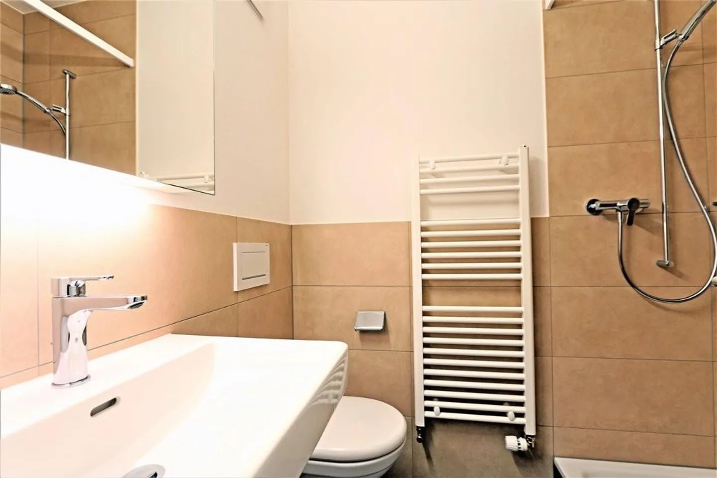 Studio in una posizione centrale! - Foto 3 di 7