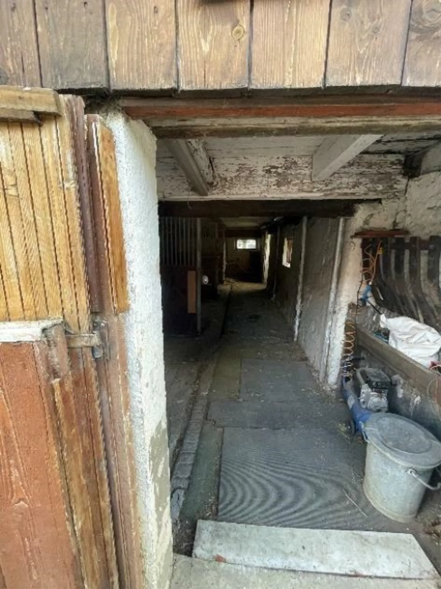 Rough diamond ready to be renovated according to your wishes - Photo 6 of 9