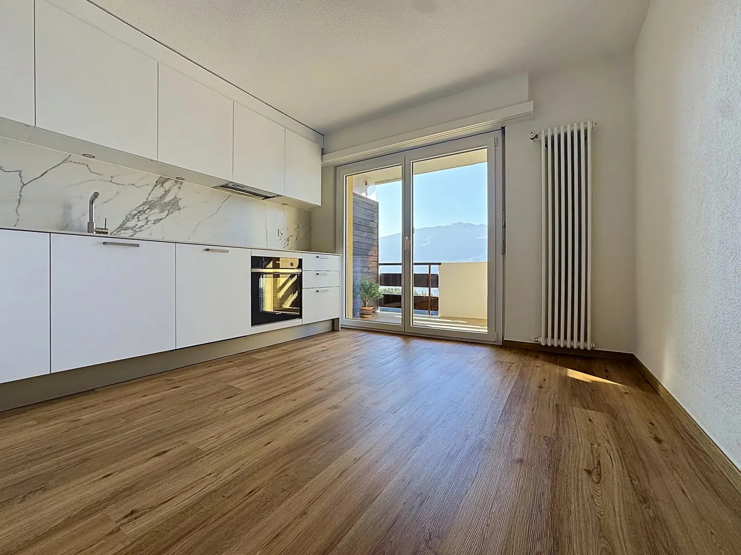 Appartement ensoleillé avec vue imprenable - Photo 2 sur 18