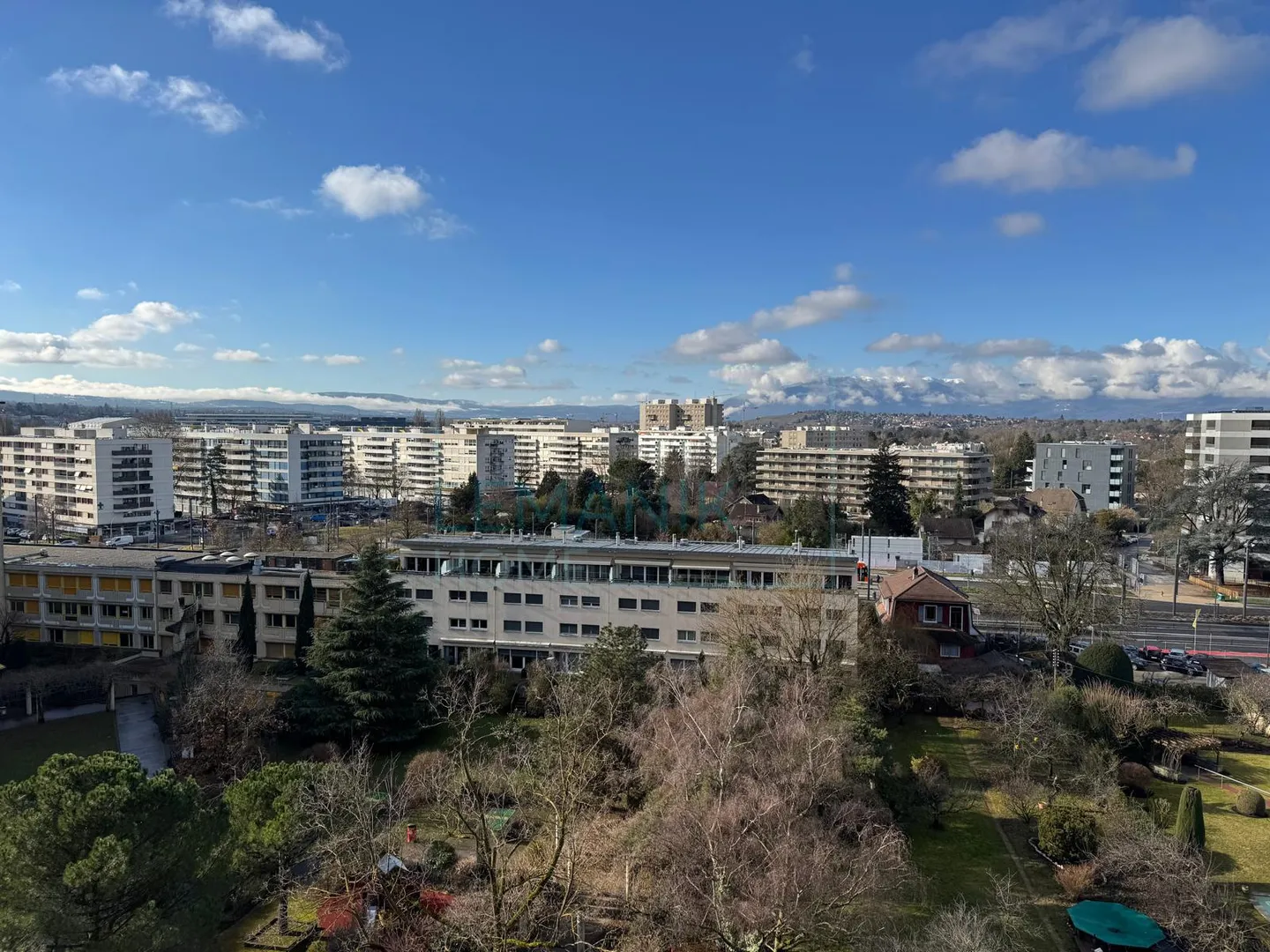Superbe appartement lumineux avec terrasse ? proche CEVA et centre de Genève - Photo 2 of 3