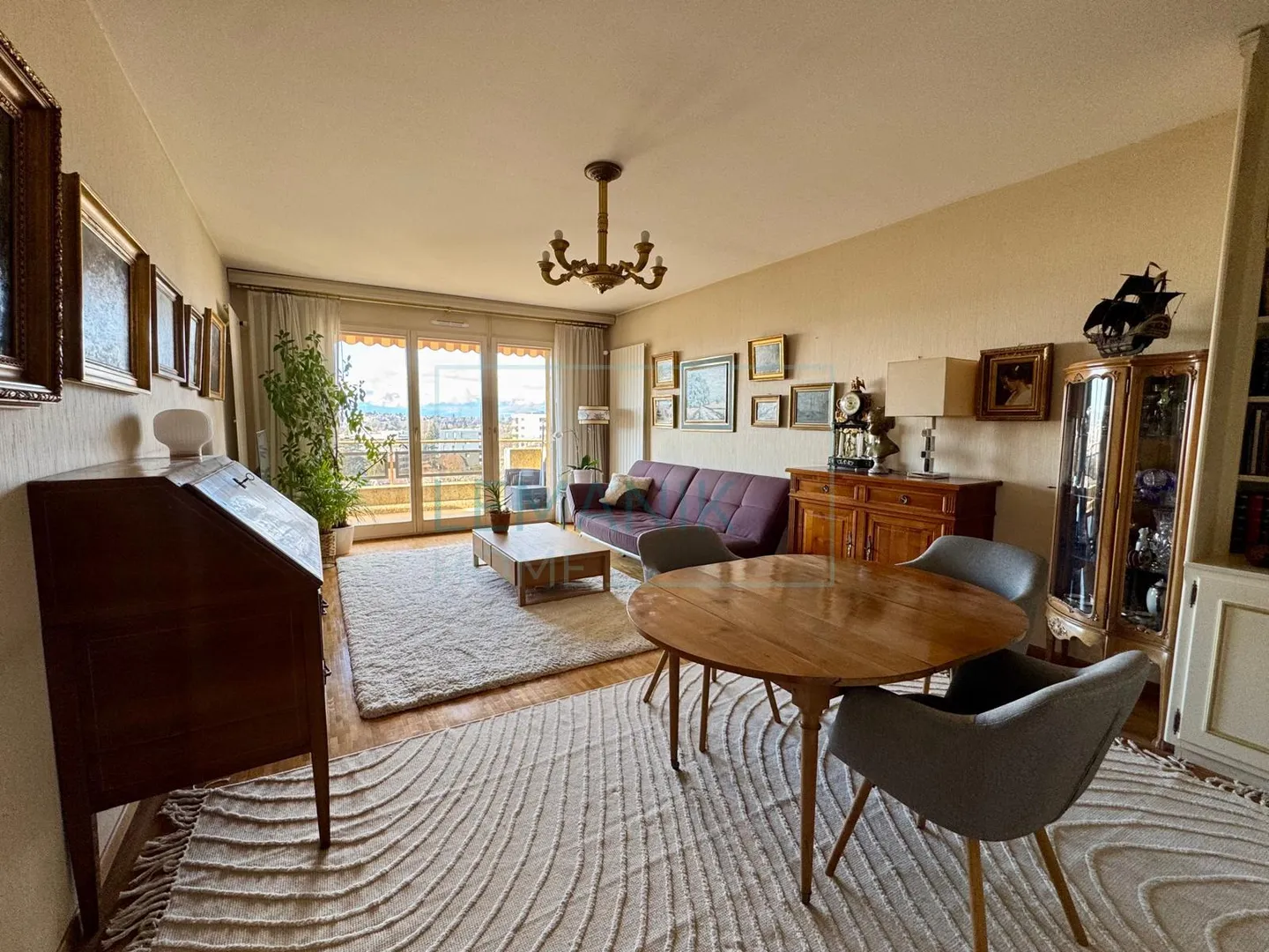 Superbe appartement lumineux avec terrasse ? proche CEVA et centre de Genève - Photo 3 of 3