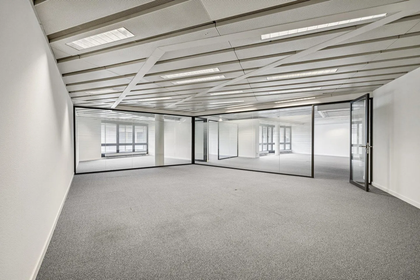 Plug & Work – Spazio ufficio pronto all'uso nel centro di Basilea - Foto 5 di 10