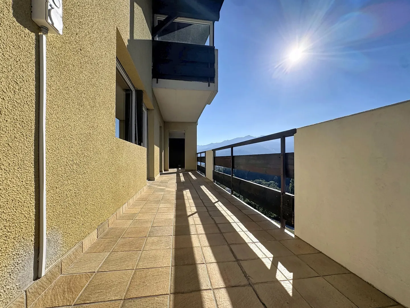 Appartement ensoleillé avec vue imprenable - Photo 15 sur 18