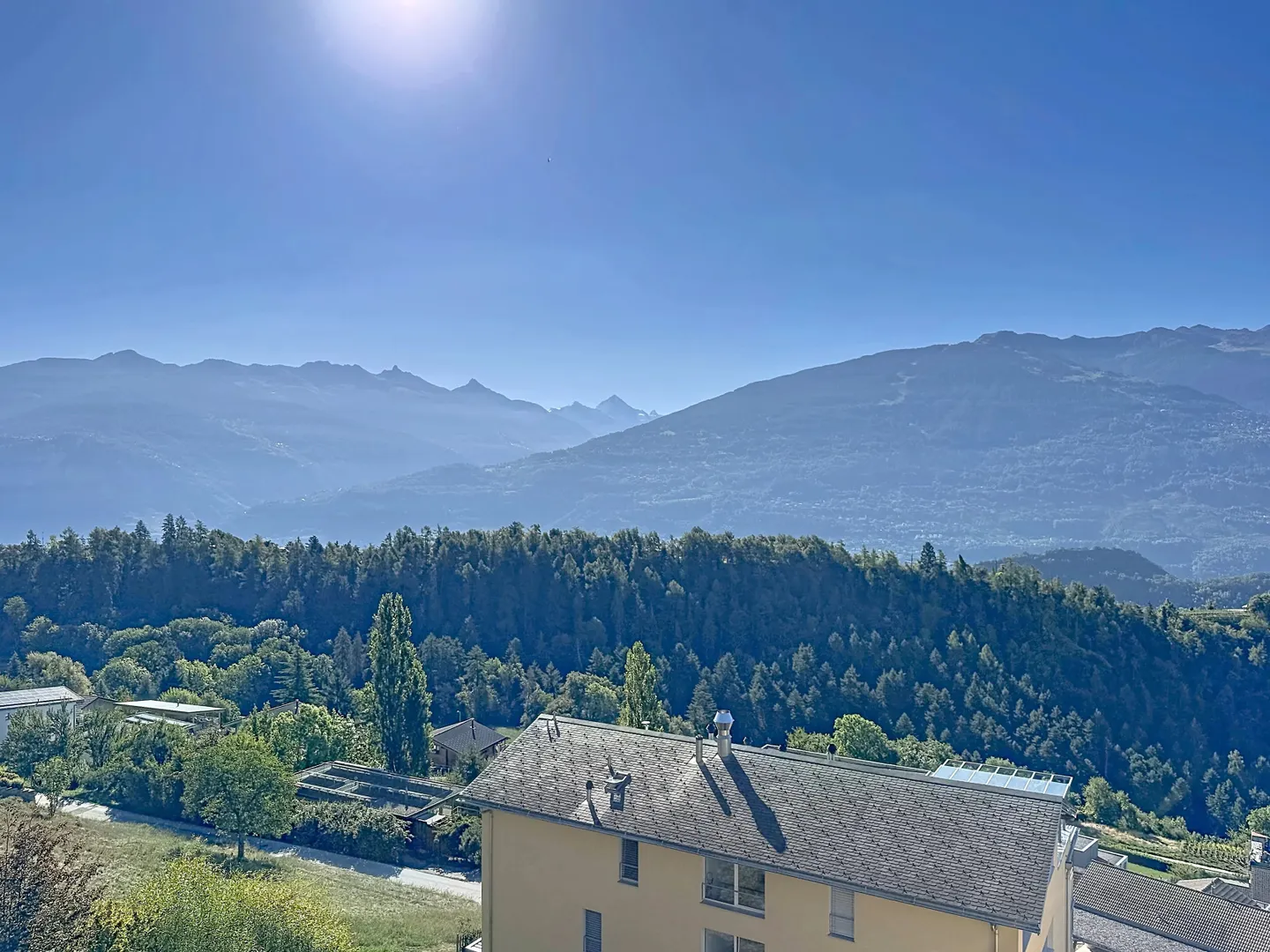 Appartement ensoleillé avec vue imprenable - Photo 17 sur 18