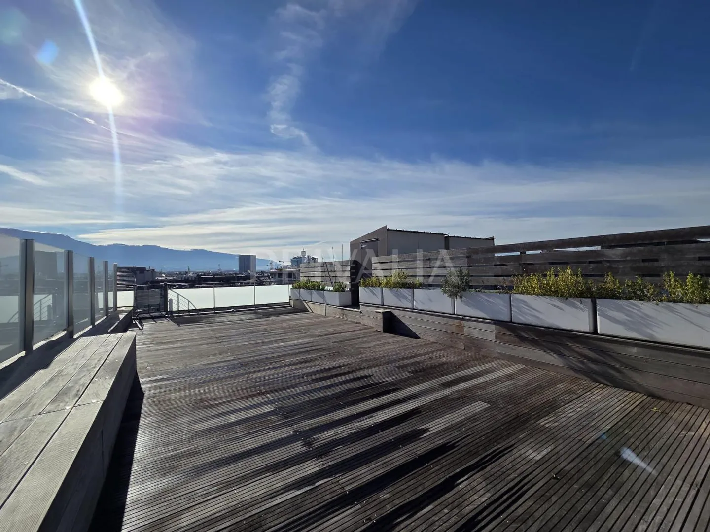 Stunning Duplex with Rooftop Terrace - Photo 9 of 10