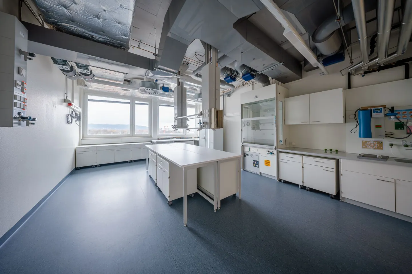 Scopri il futuro della ricerca: spazi di laboratorio all'avanguardia per innovazioni rivoluzionarie. - Foto 2 di 10