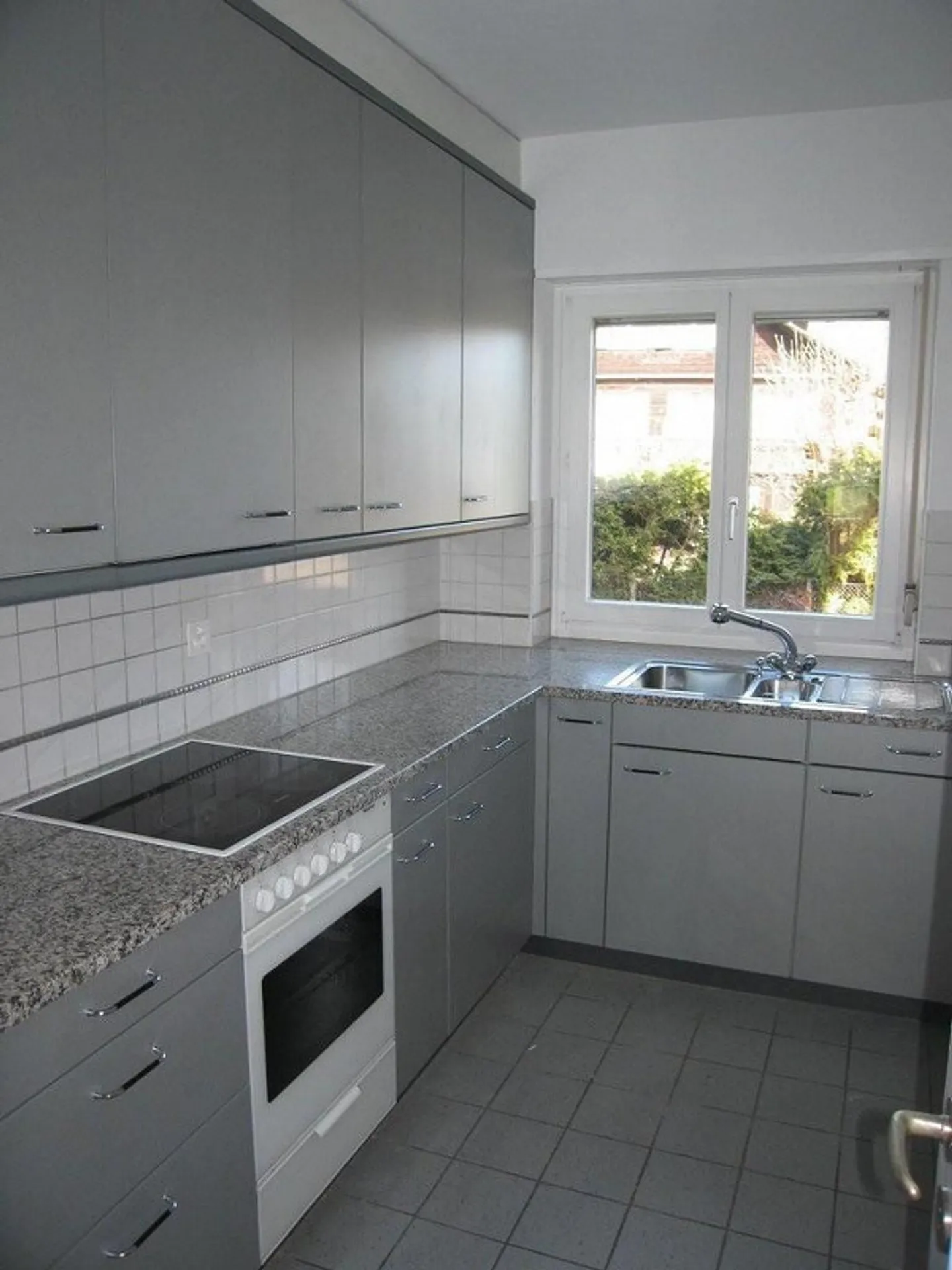 Appartement 3 1/2 pièces, 3ème étage gauche - Photo 2 sur 8