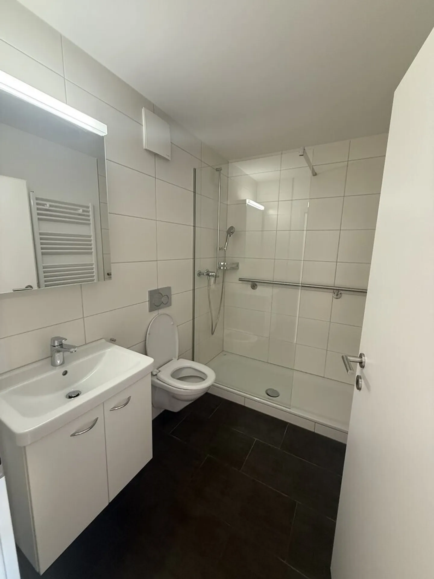 Modernes Apartment mit sonnigem Balkon - Foto 6 von 7