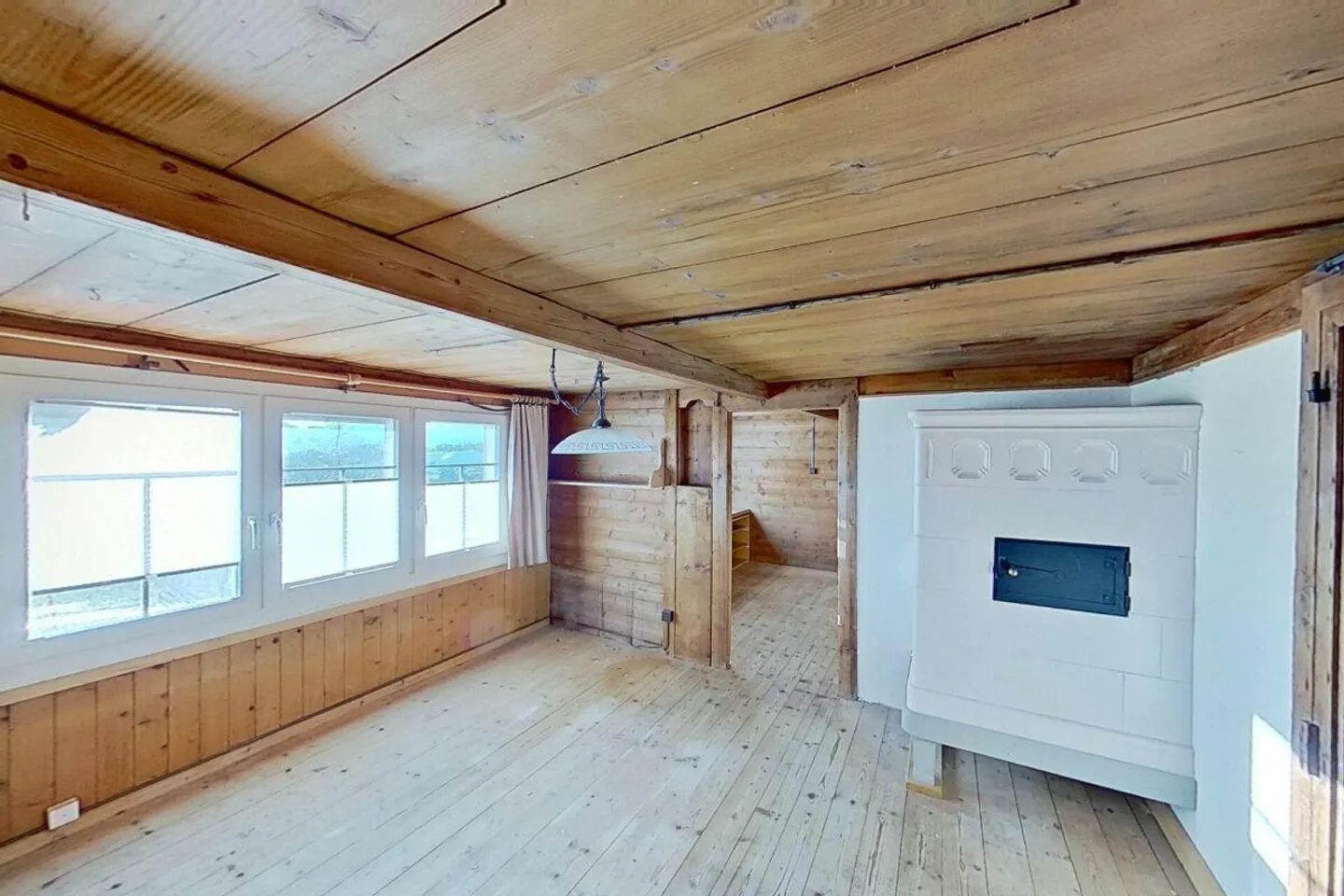 Charmantes Freistehendes Haus mit Aussicht - Foto 2 von 15