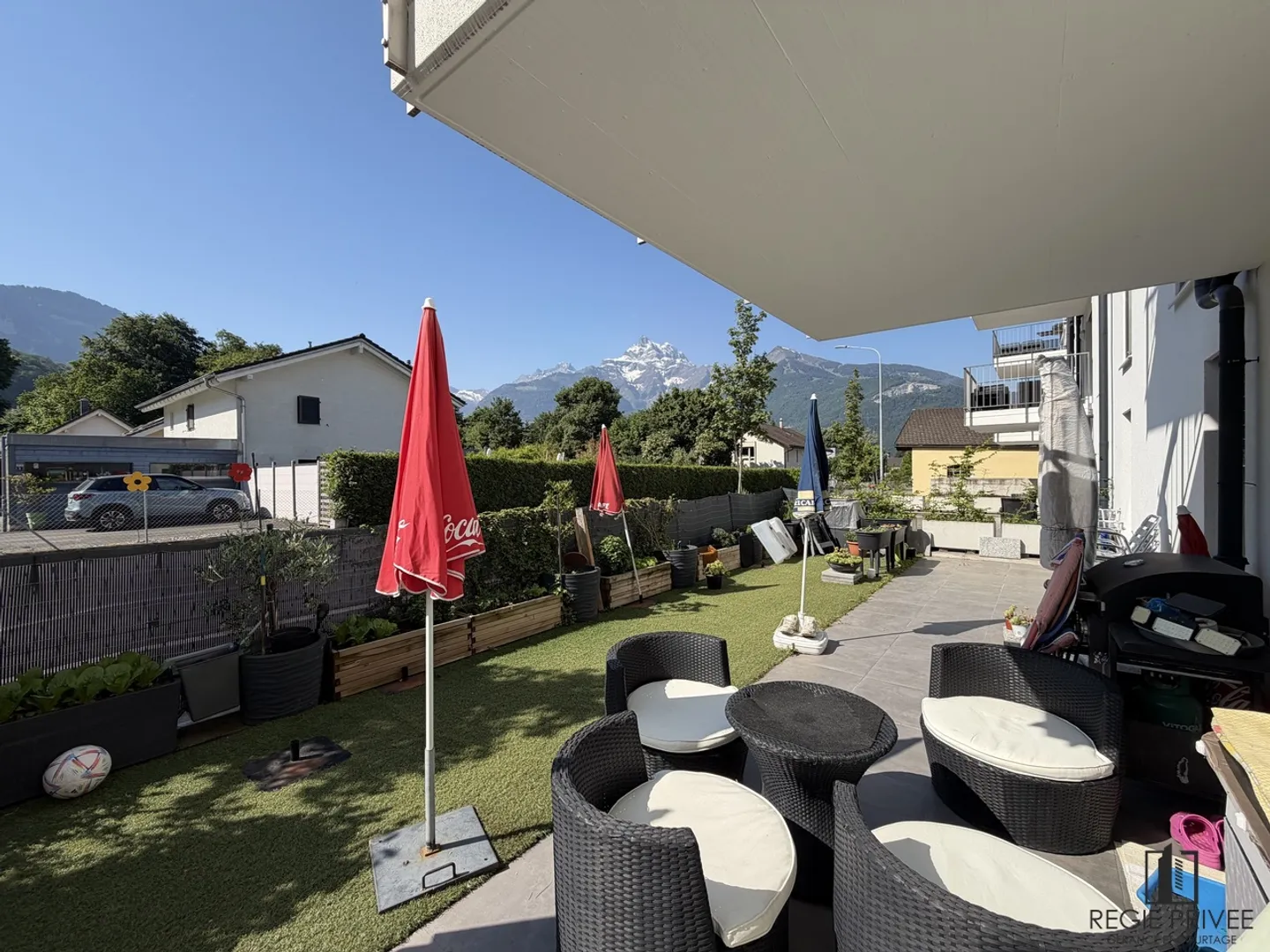 Bel Appartement avec Terrasse - Photo 2 sur 11