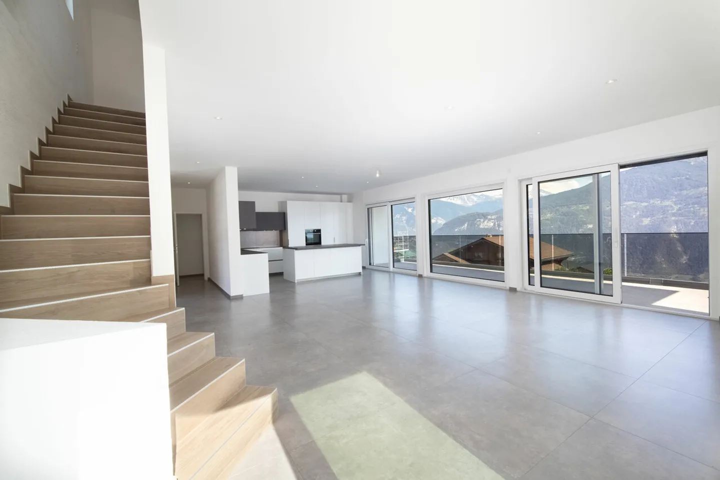 Wunderschöne neue zeitgenössische Villa - Foto 2 von 13