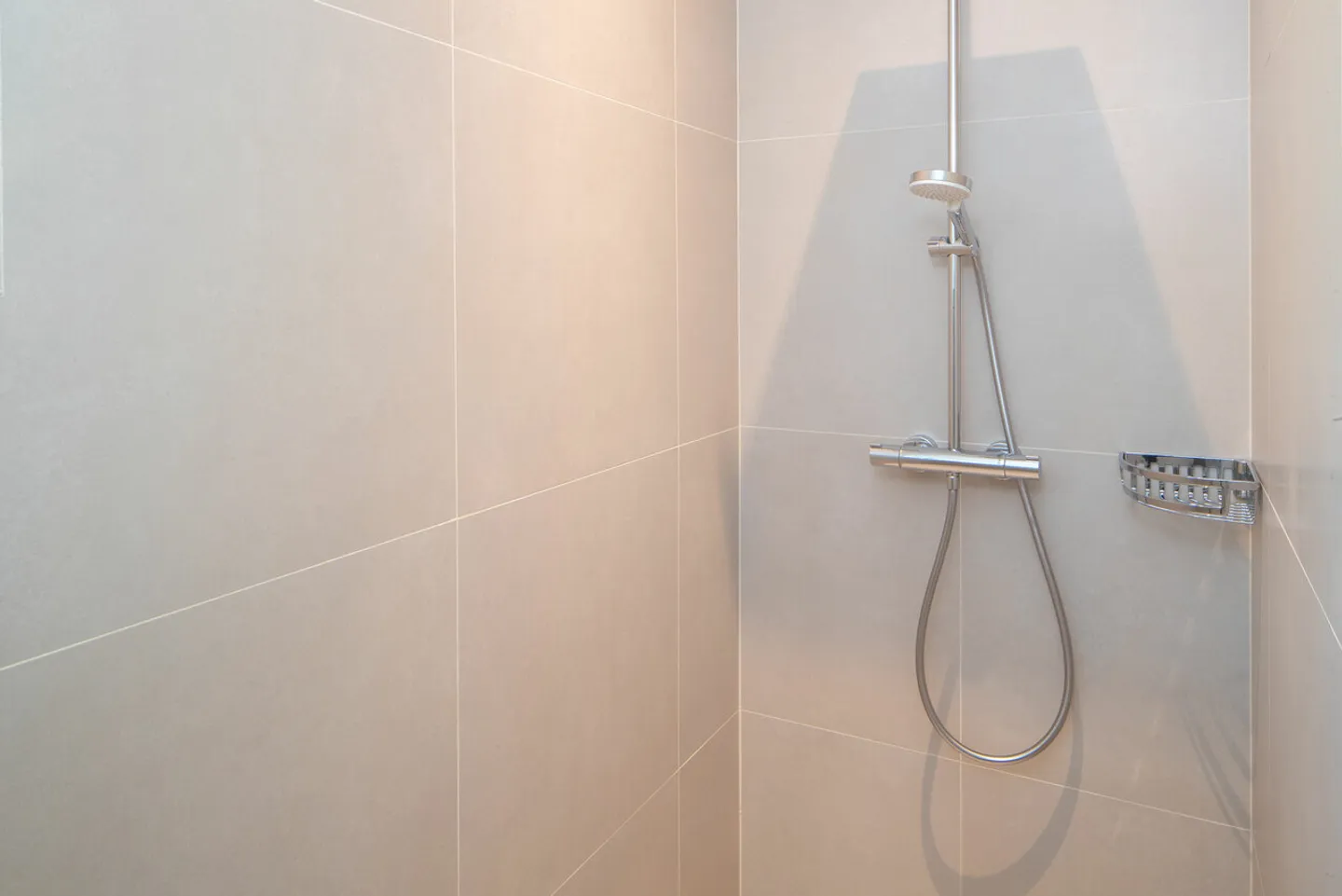 Wunderschöne neue zeitgenössische Villa - Foto 9 von 13