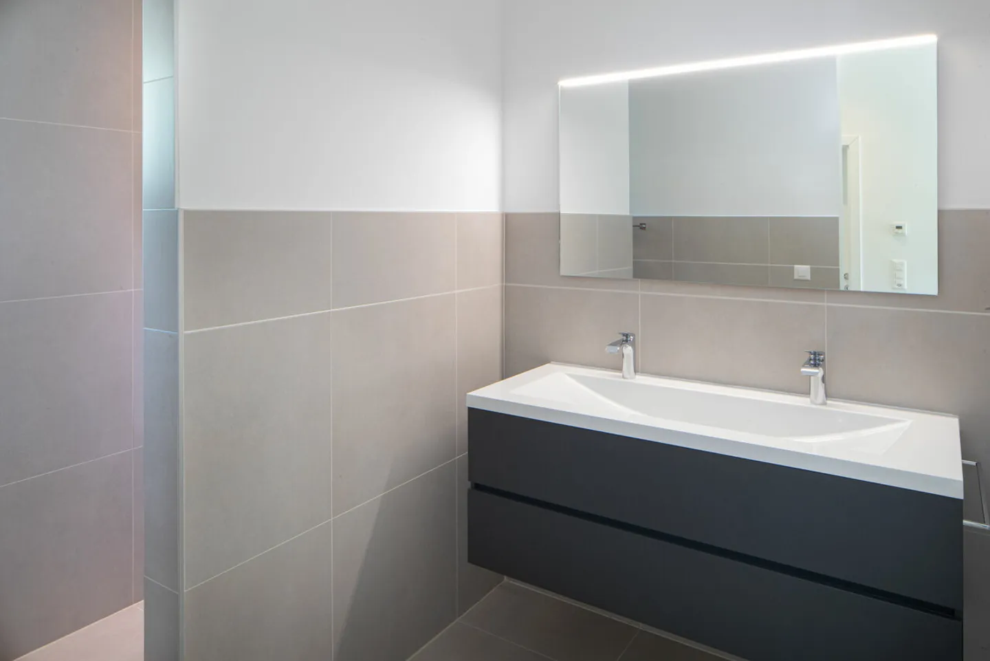 Wunderschöne neue zeitgenössische Villa - Foto 10 von 13