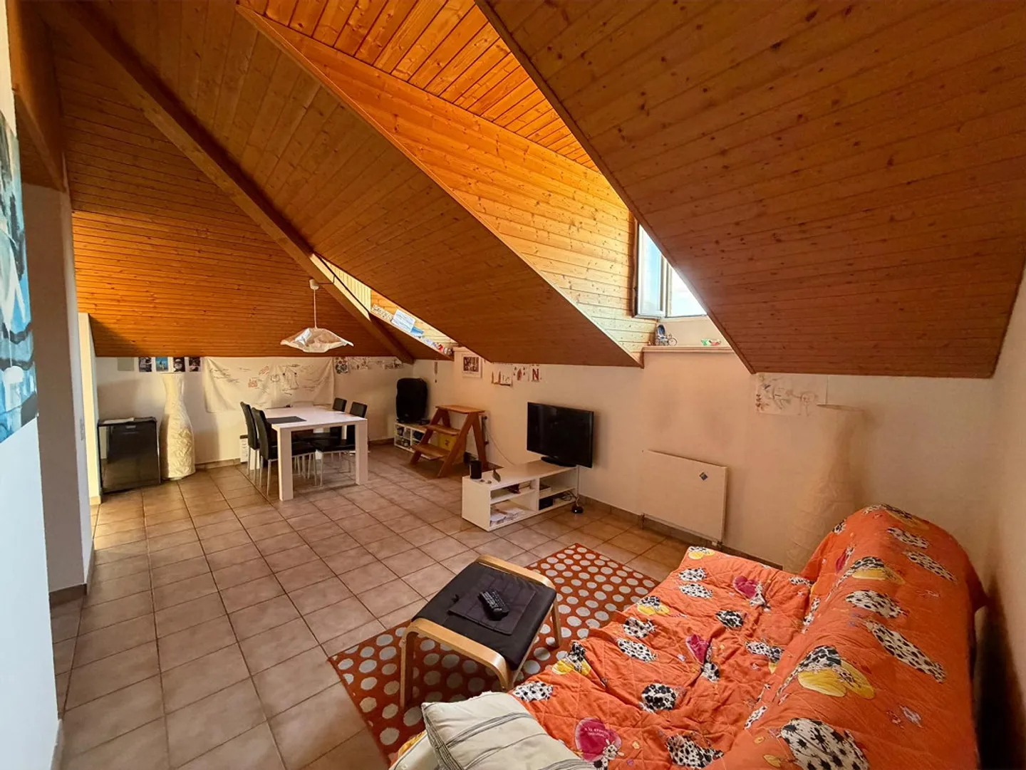 Bellinzona – Central 2.5 rooms with elevator and exposed wooden ceilings - Photo 6 of 7