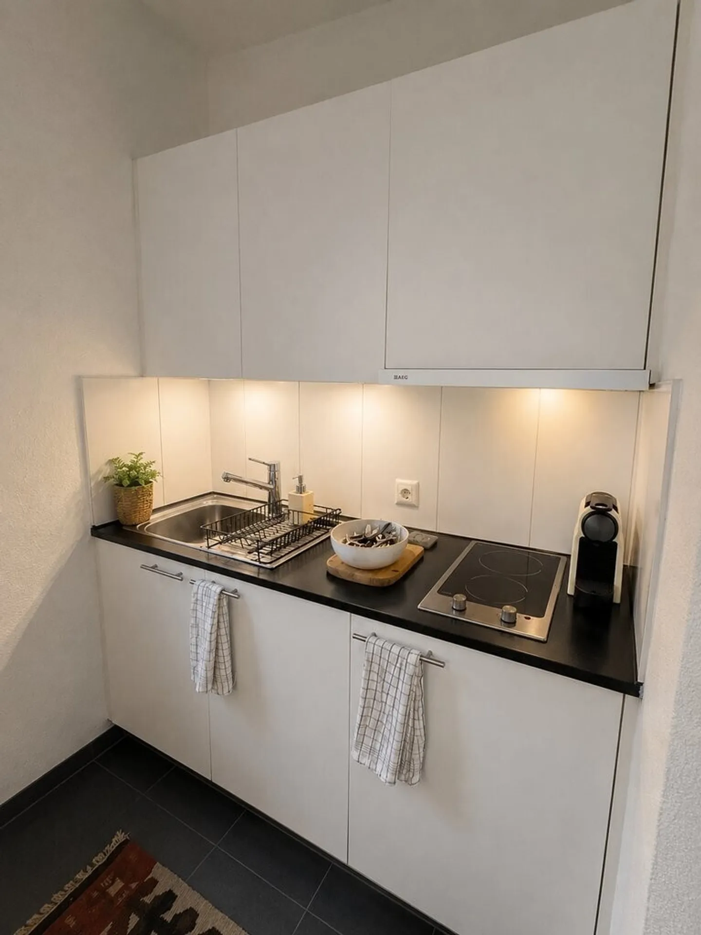 Cultural Hub Apartment - Photo 3 of 5