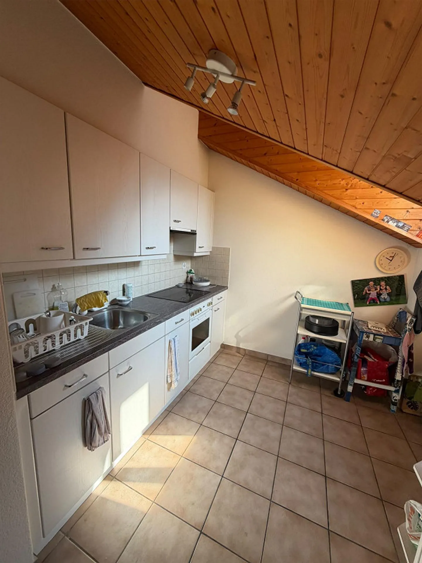 Bellinzona – Central 2.5 rooms with elevator and exposed wooden ceilings - Photo 3 of 7