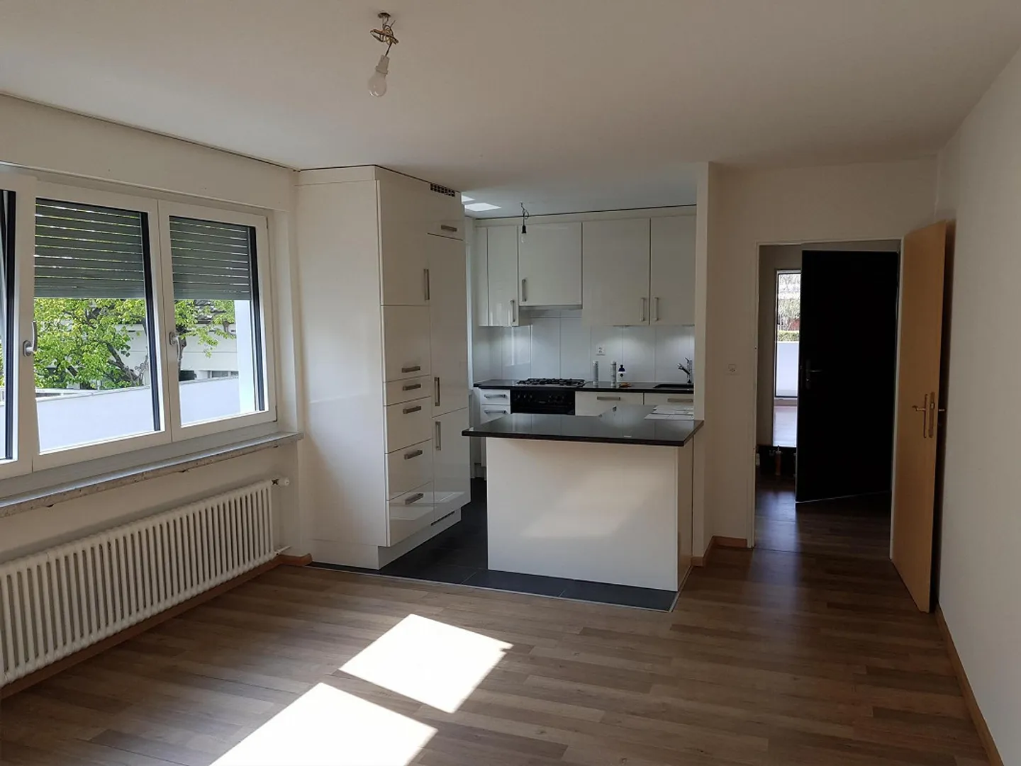 Bright modern 3-room apartment - Photo 2 of 10