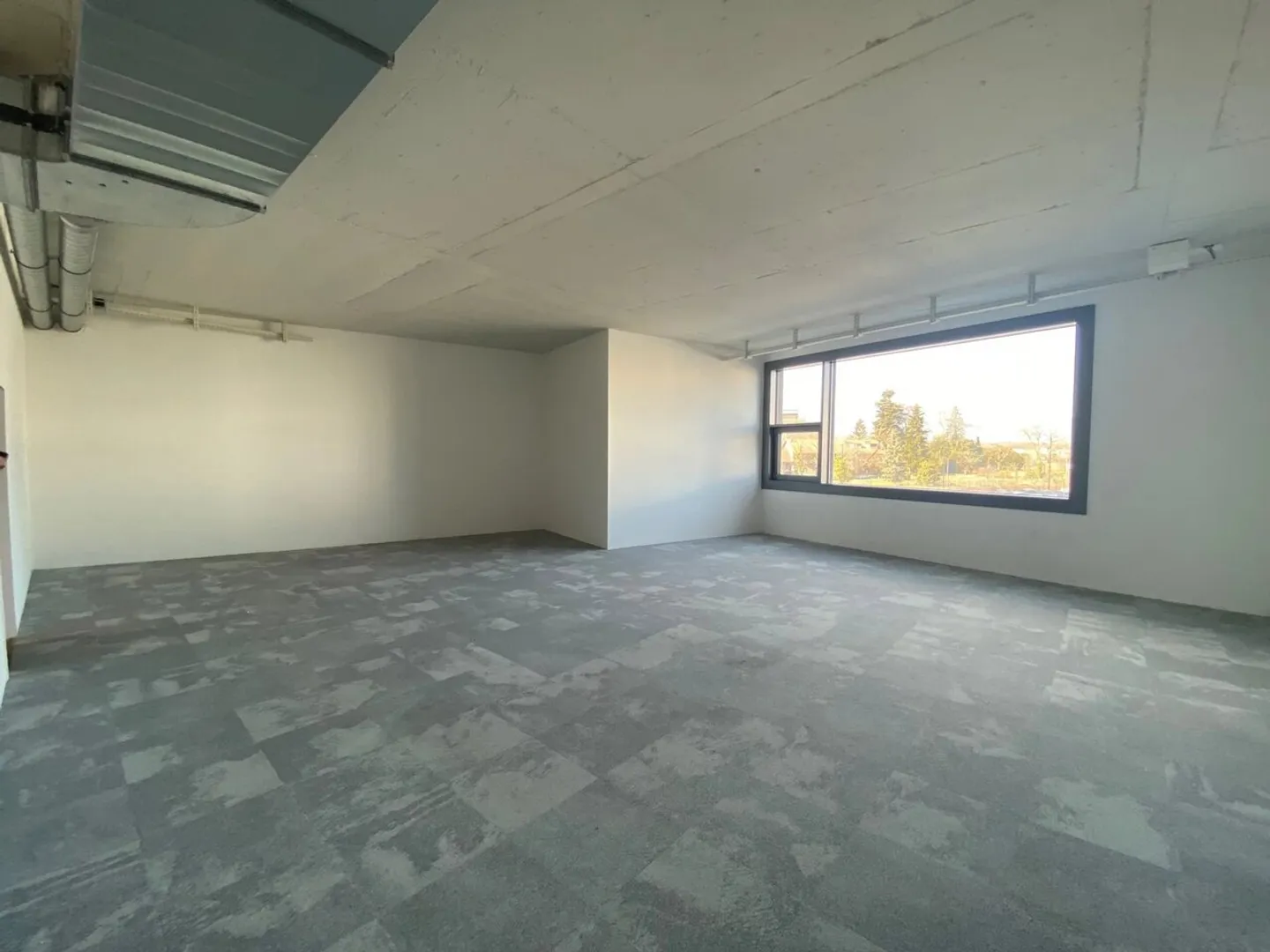 «Büroflächen in einem multifunktionalen Gebäude in der FTI-Zone» - Foto 3 von 8