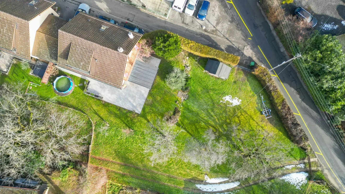 Charming Semi-Detached Villa - Photo 16 of 17