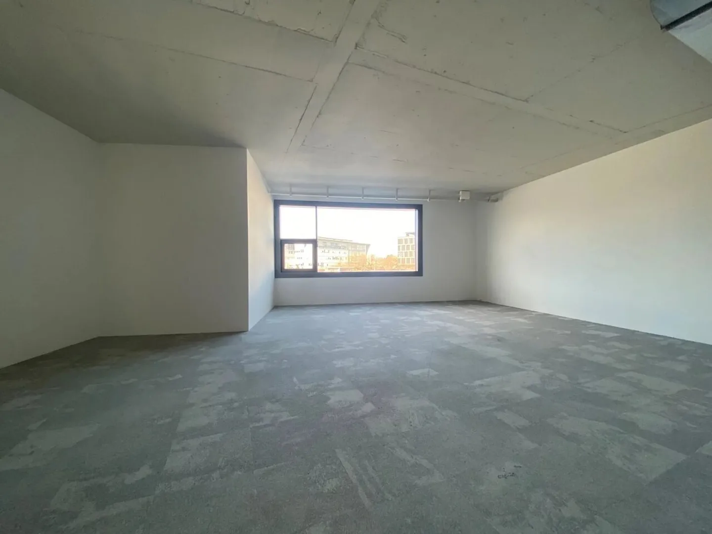 «Büroflächen in einem multifunktionalen Gebäude in der FTI-Zone» - Foto 5 von 8